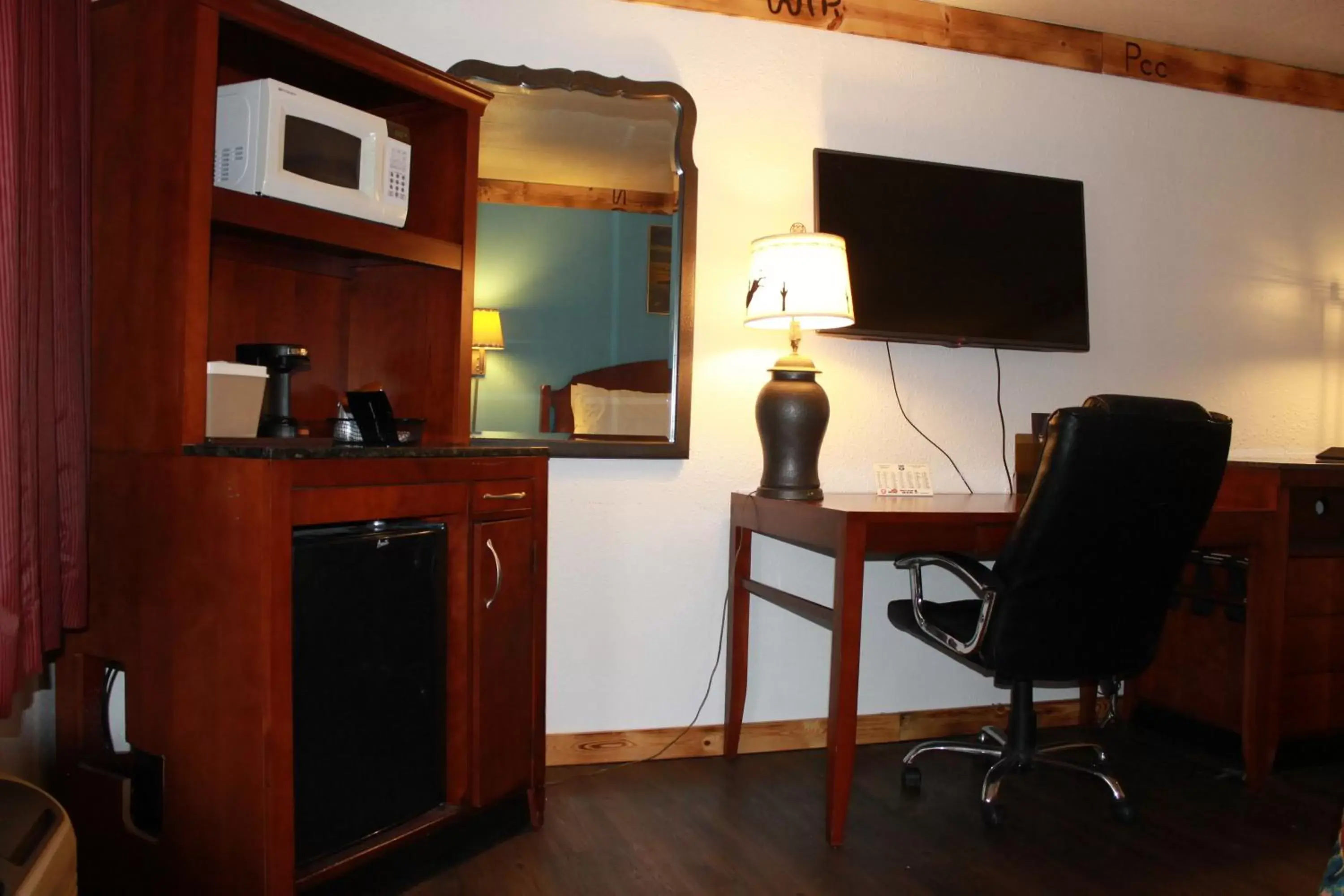 Deluxe King Room in Wyatt Earp Hotel Deluxe King Room in Wyatt Earp Hotel