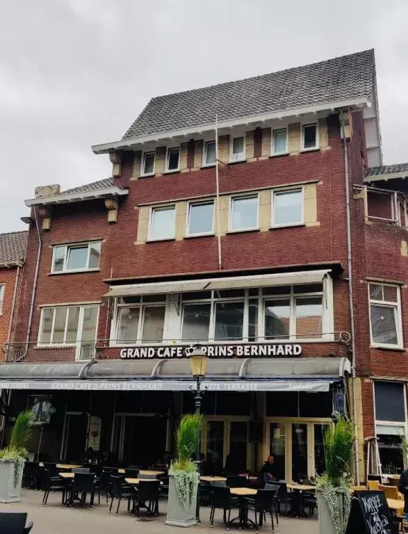 King Room with Balcony in BnB Grand Café Prins Bernhard King Room with Balcony in BnB Grand Café Prins Bernhard