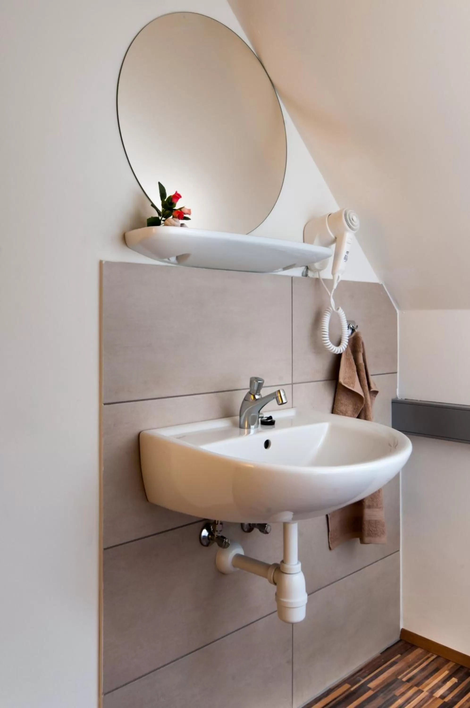 Bathroom in CUBE central rooms for 2