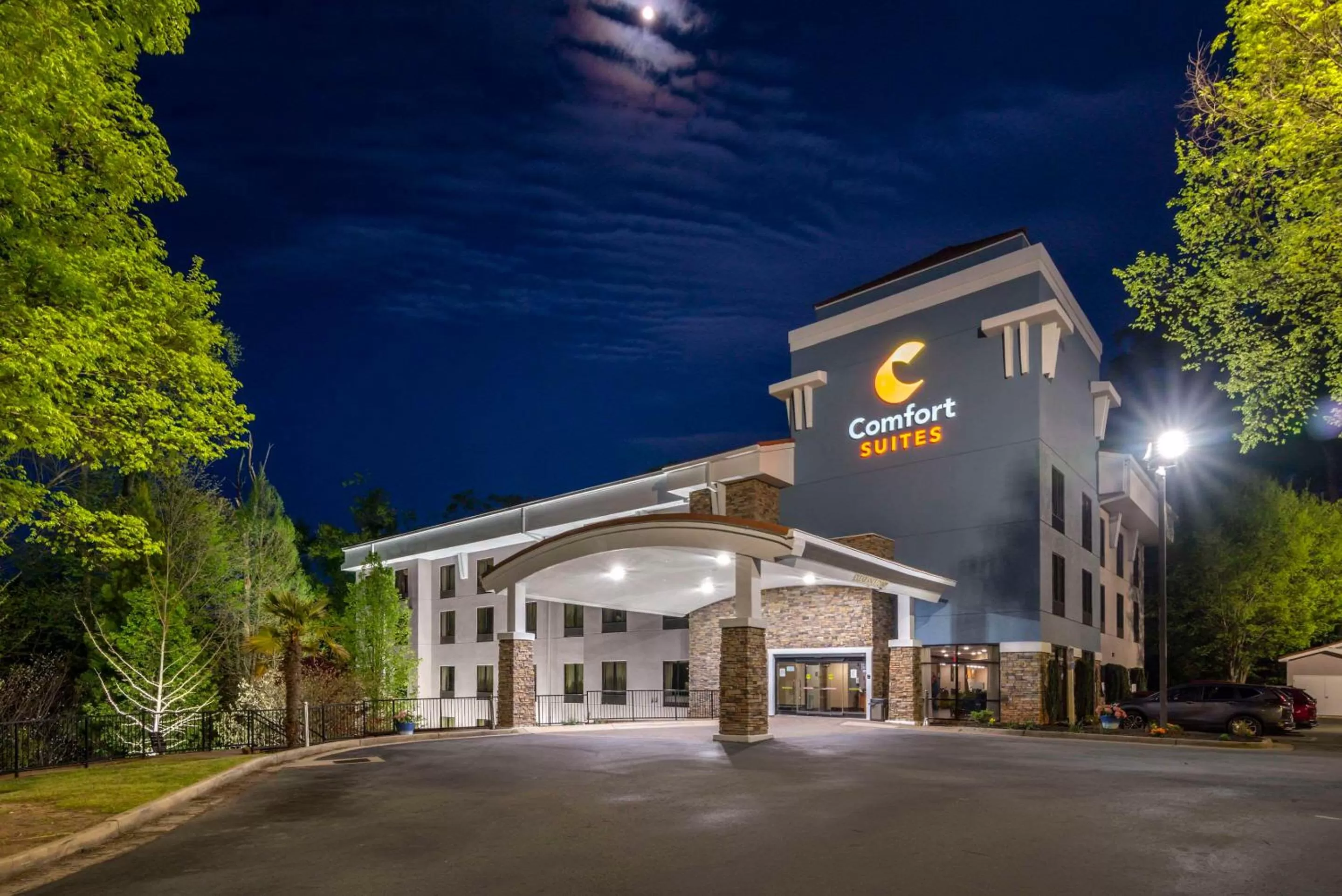 Property building in Comfort Suites At Kennesaw State University