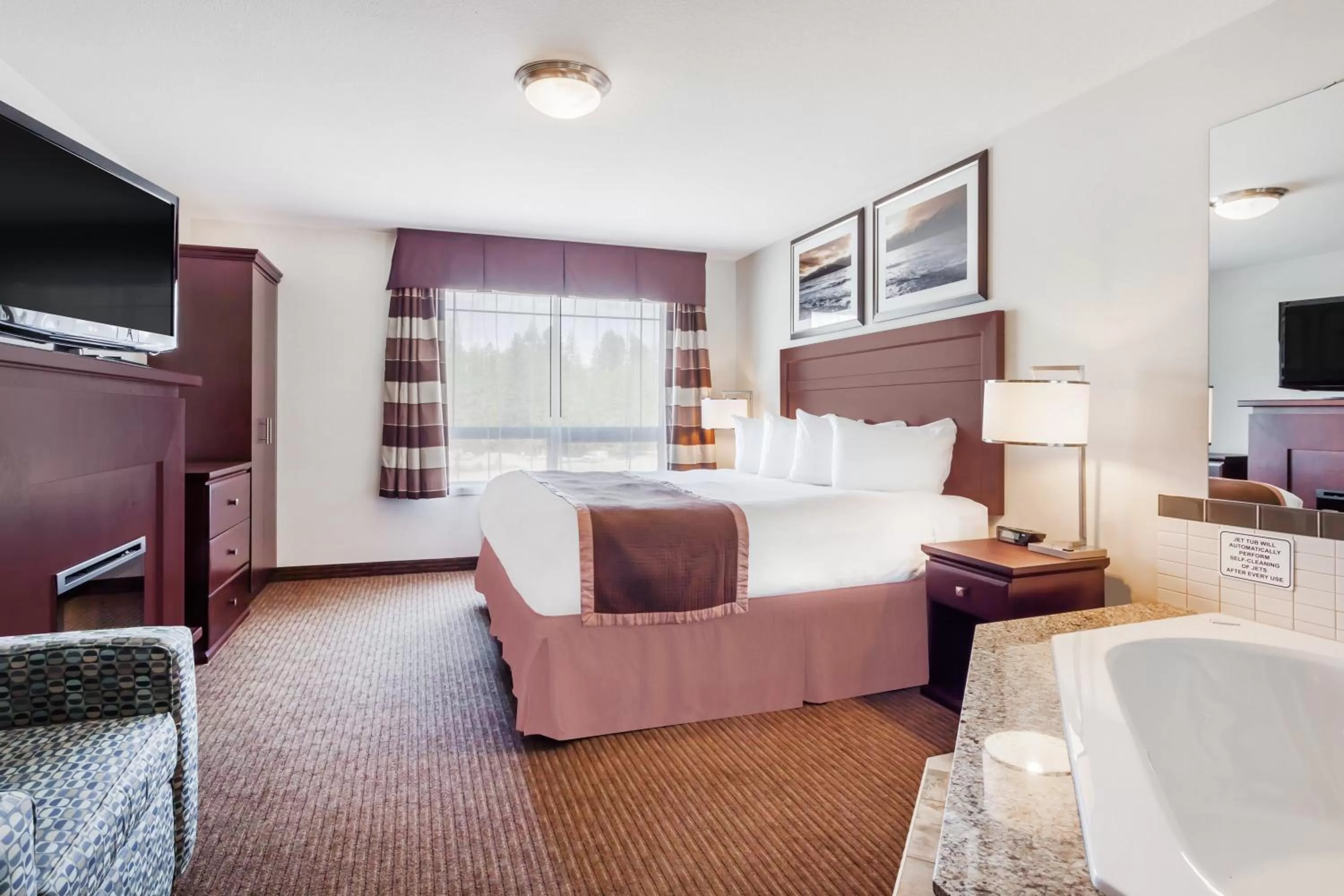 Bed in Ramada by Wyndham Creston
