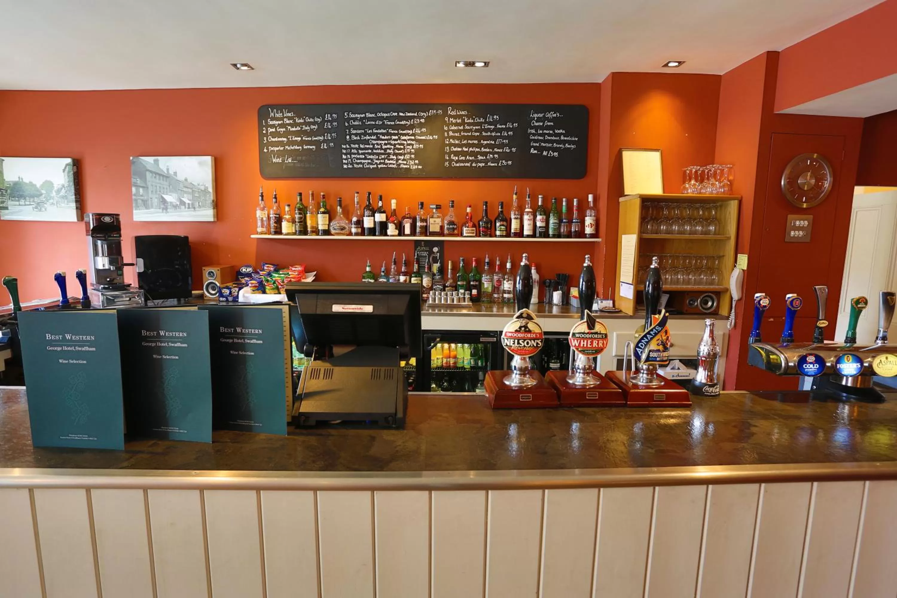 Lounge or bar in Best Western The George Hotel, Swaffham