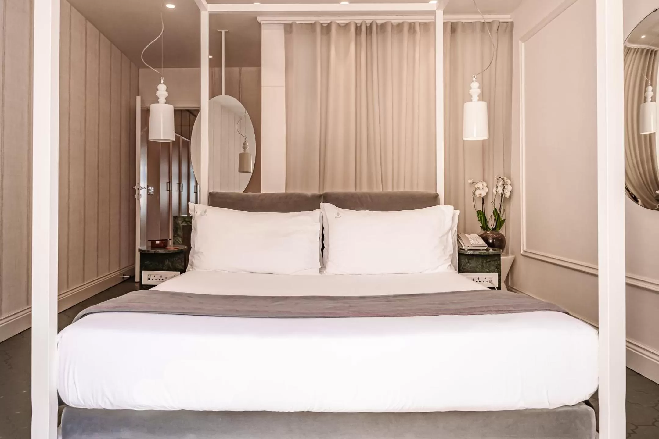 Bedroom, Bed in Iniala Harbour House