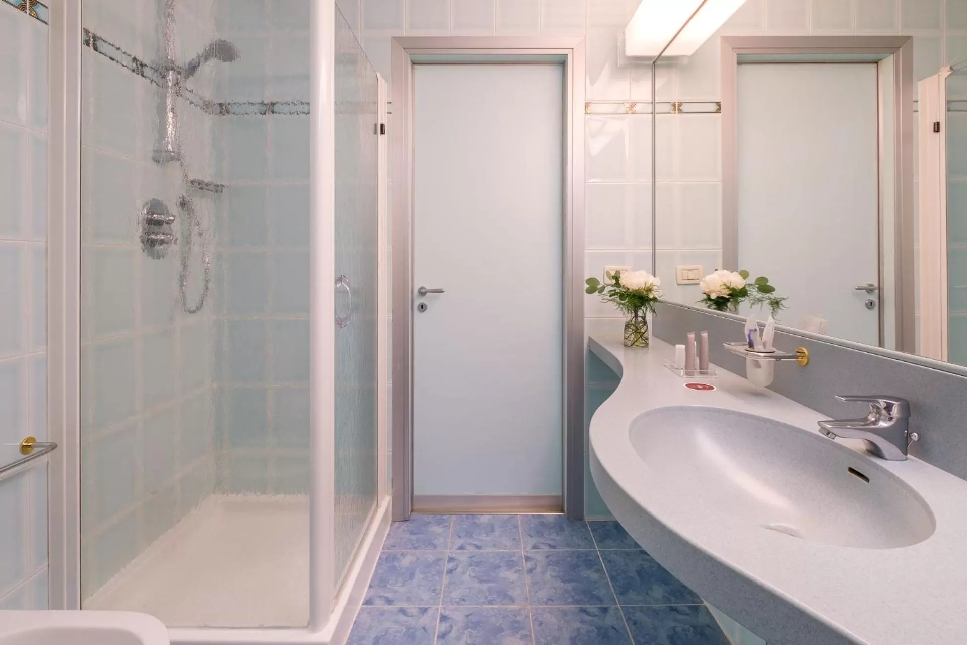 Bathroom in SHG Hotel Bologna