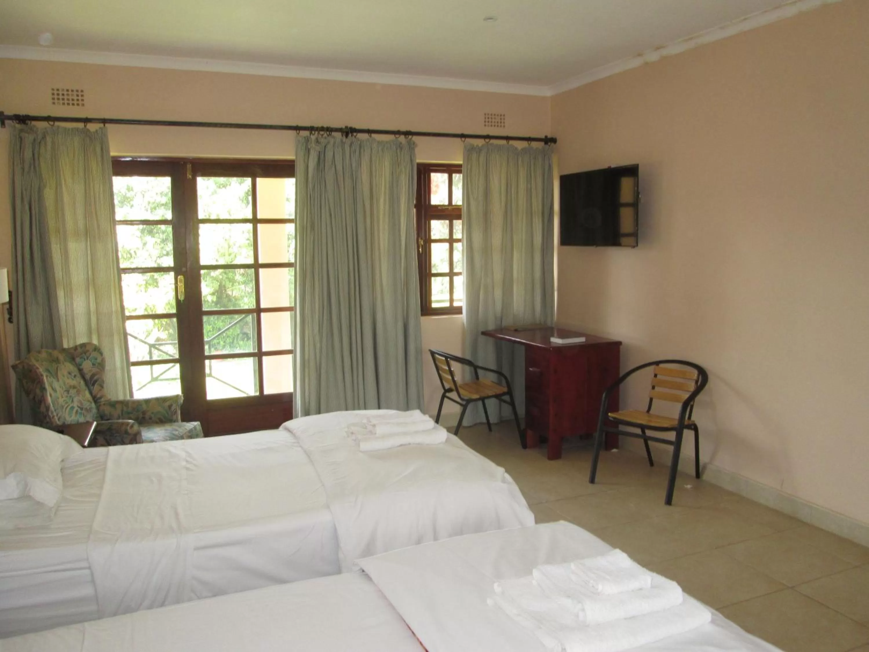 Bedroom, Bed in 12 FLEETWOOD