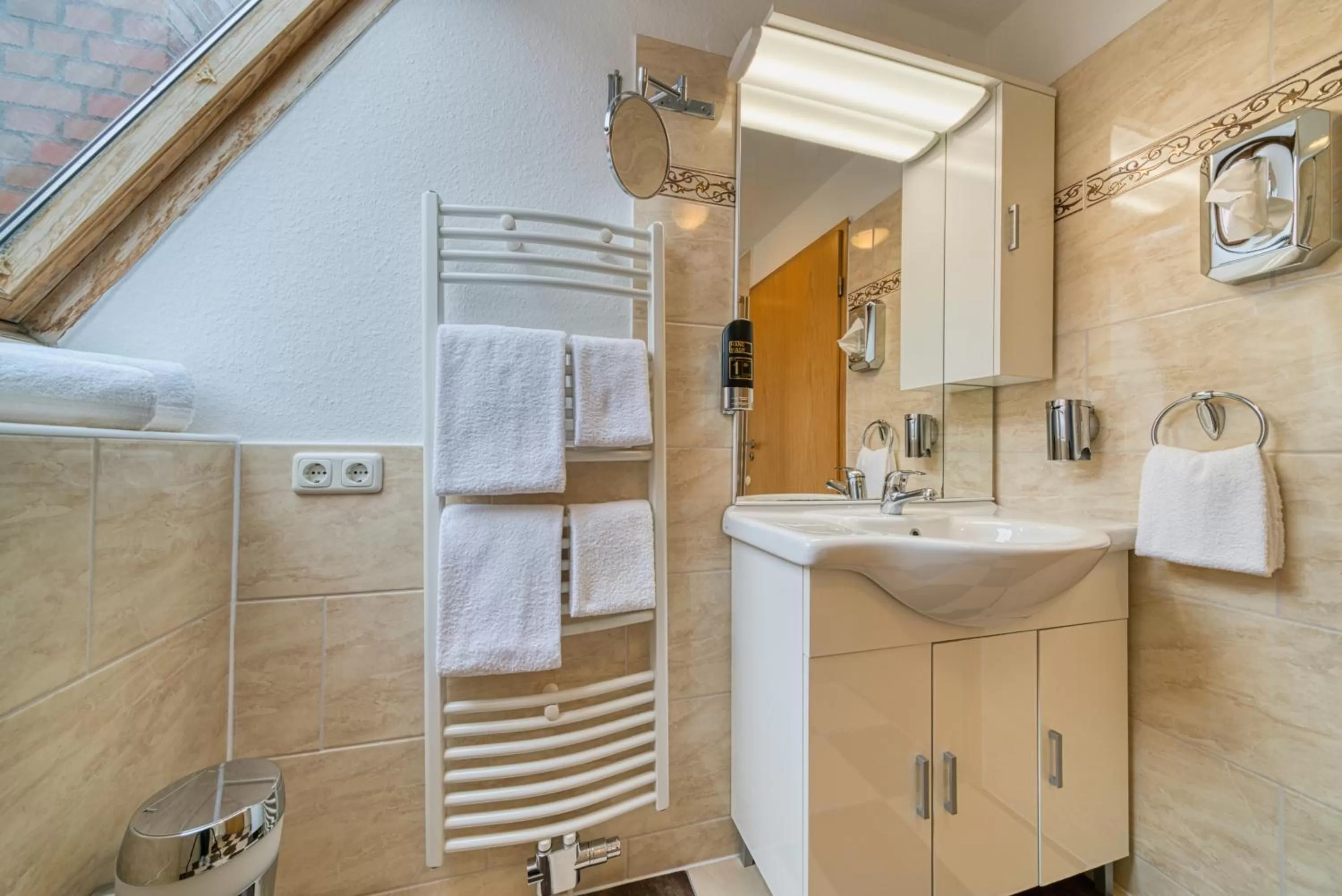 Shower in Hotel Am Fischmarkt