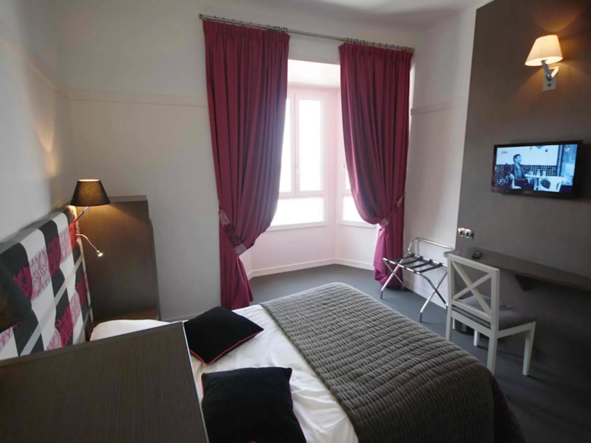 Photo of the whole room, Bed in Hotel Des Bains