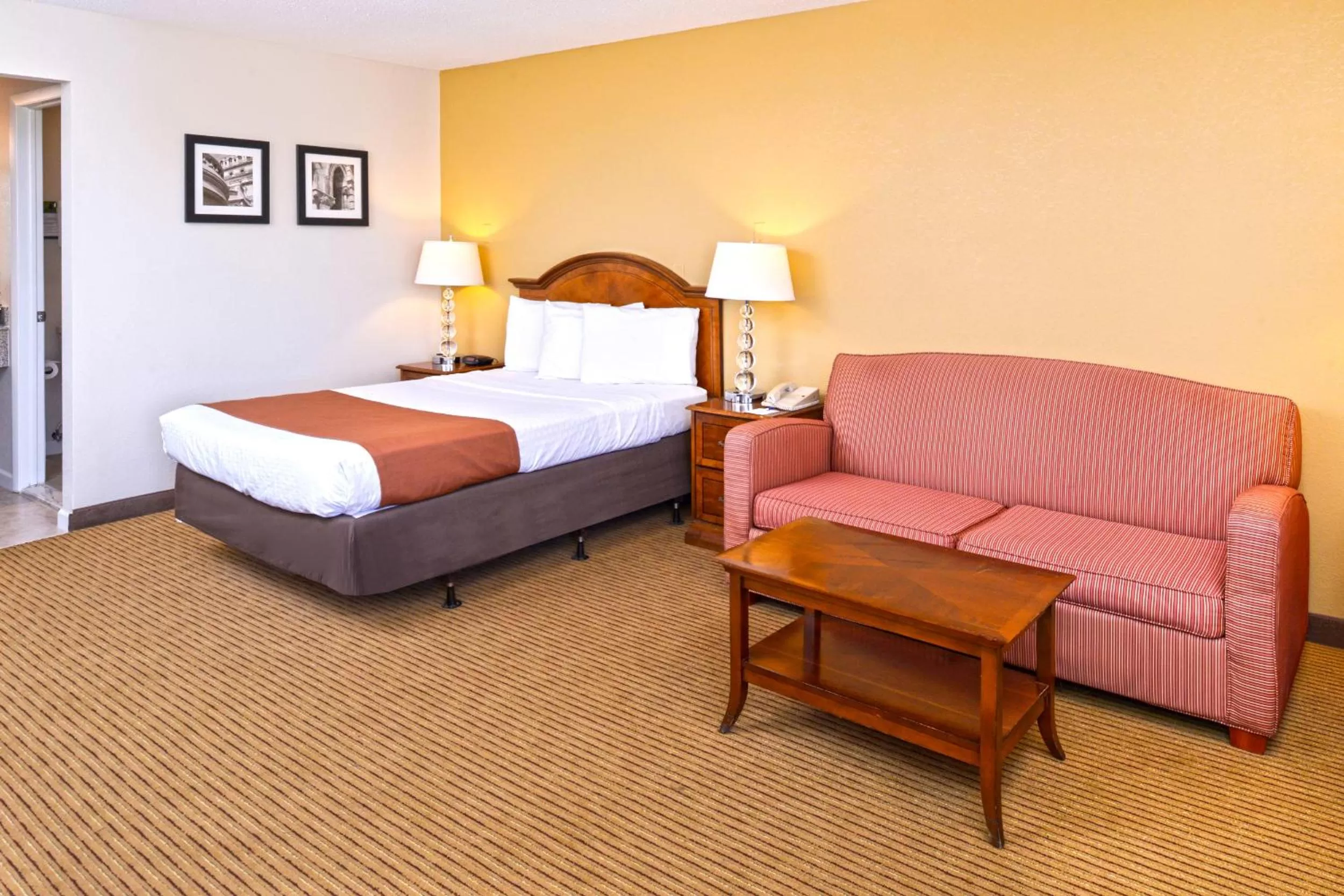 Bedroom, Bed in Americas Best Value Inn Plattsburgh