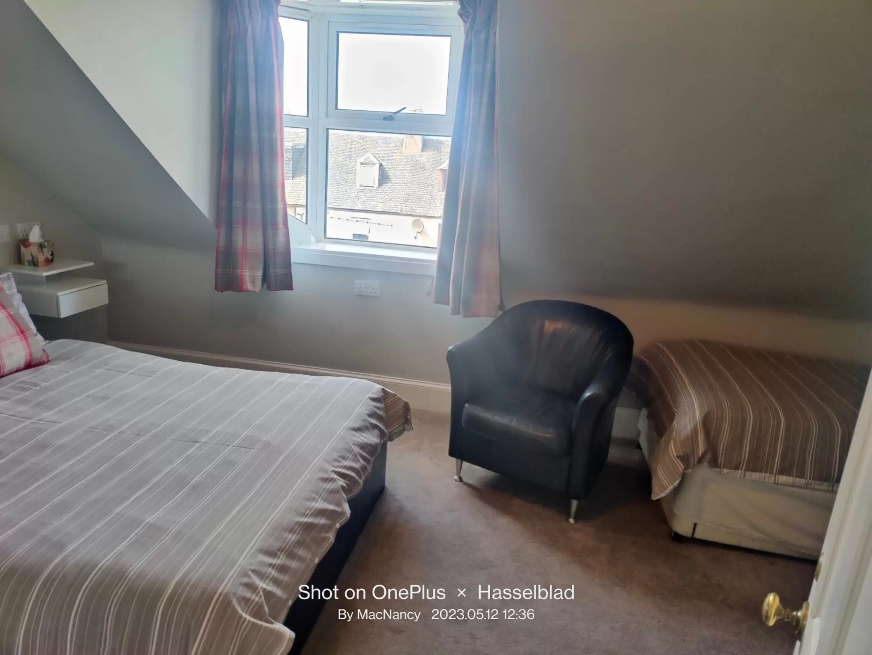 Family Room with Shower in Market Brae Guesthouse Family Room with Shower in Market Brae Guesthouse