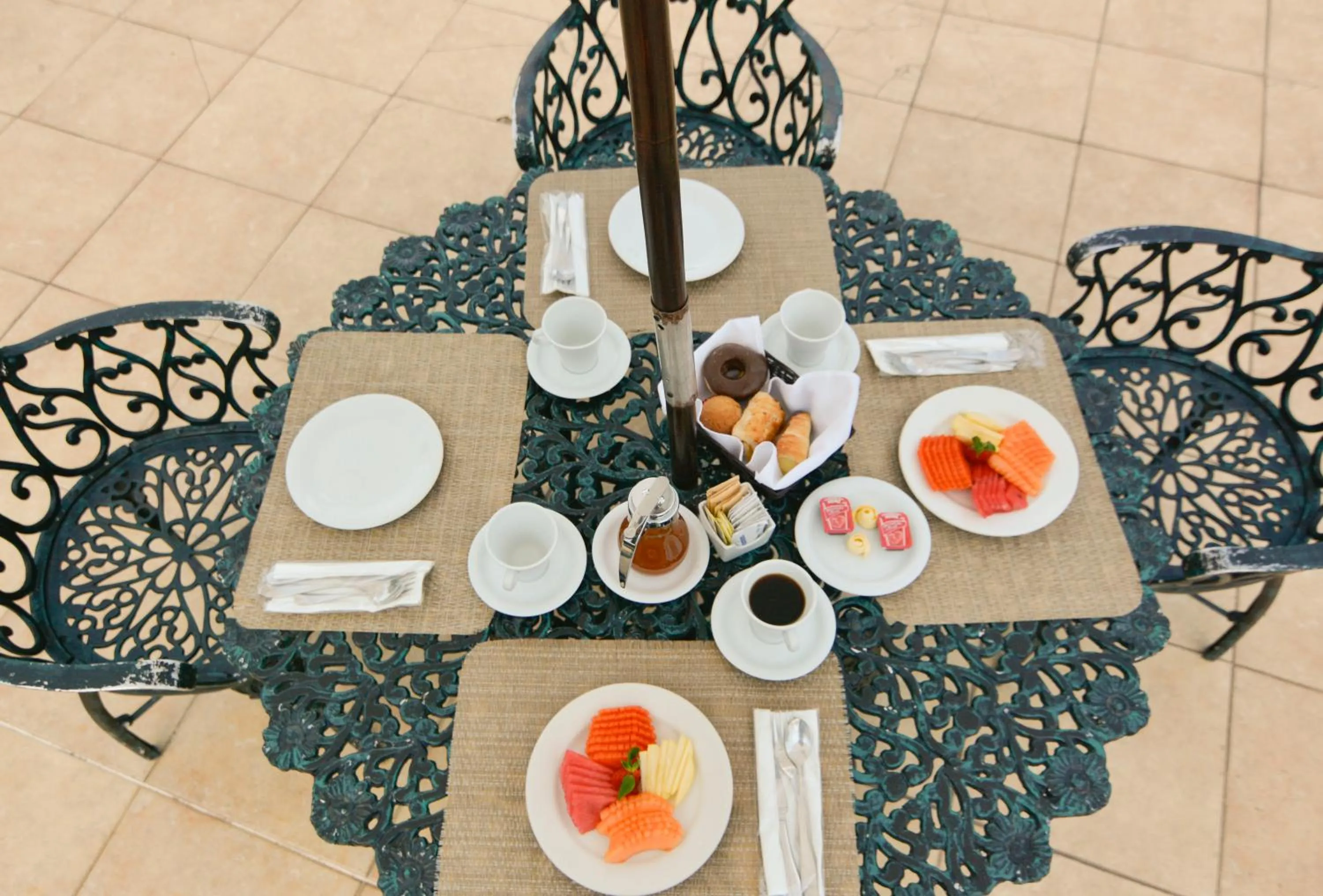 Restaurant/places to eat in Hotel Coral Cuernavaca