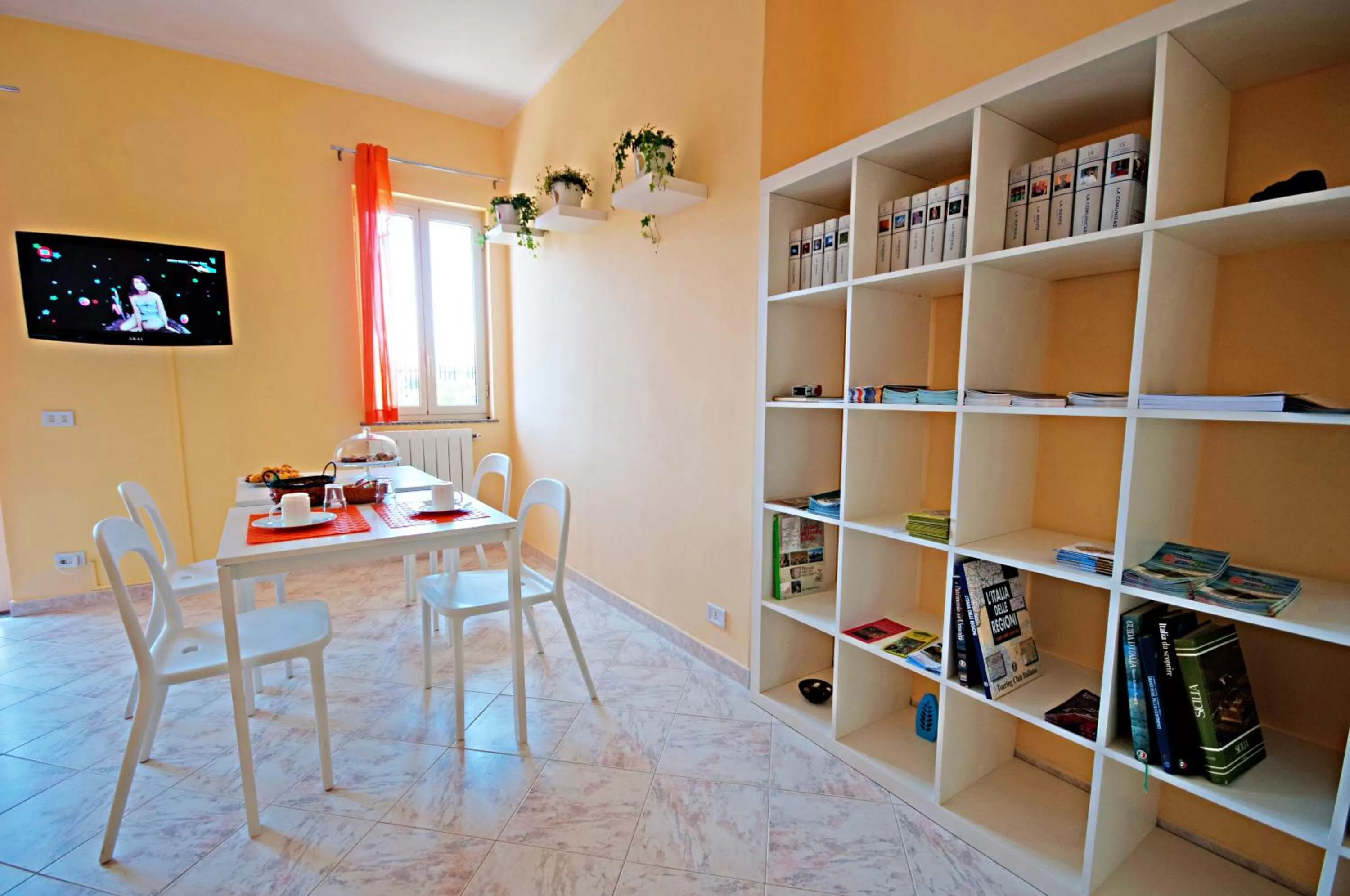 Restaurant/places to eat in Kosmos