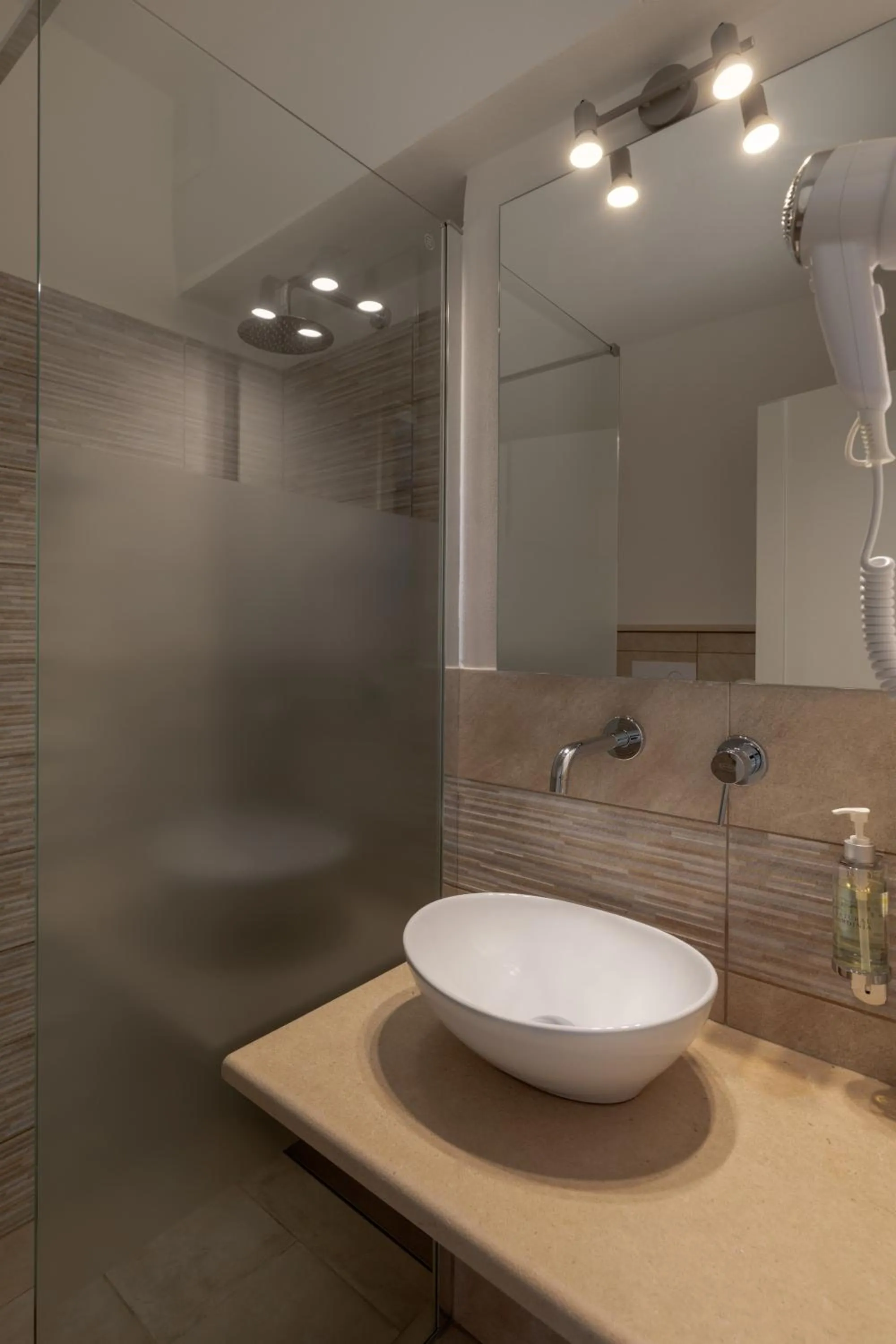 Shower in Hotel Castello