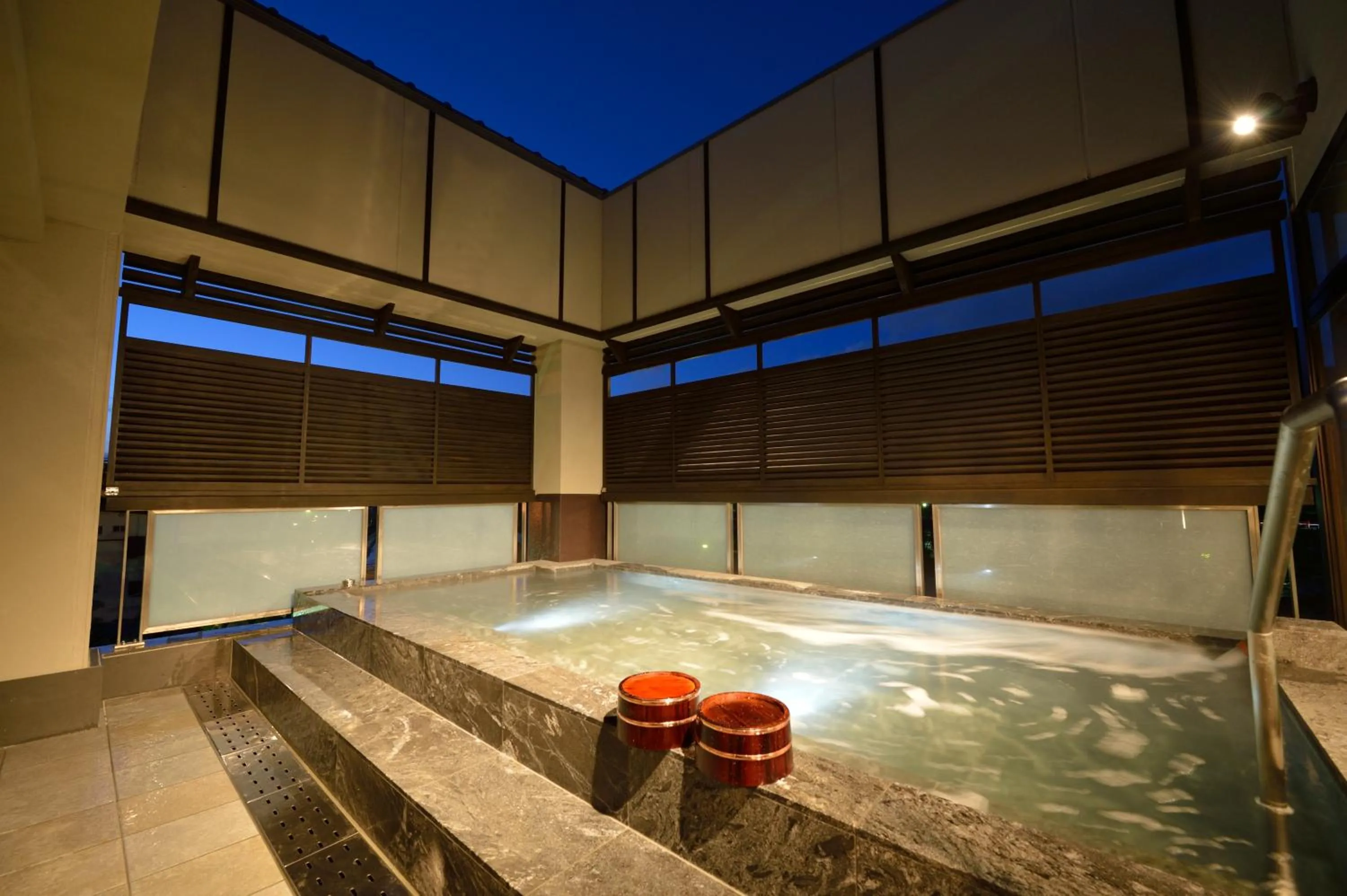 Spa and wellness centre/facilities in Hanayashiki Ukifune-en