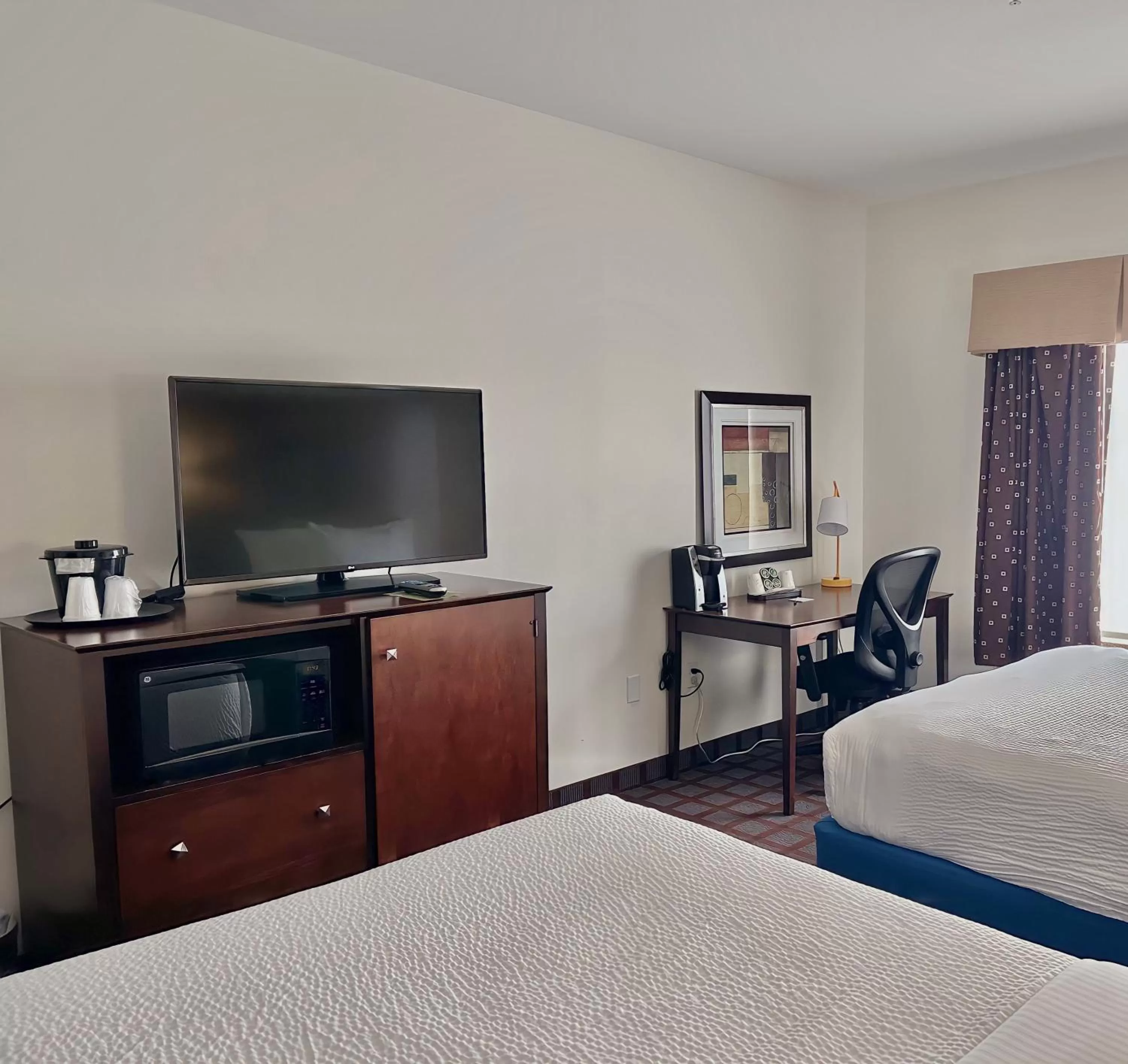 hair dresser, Bed in La Quinta by Wyndham Bozeman