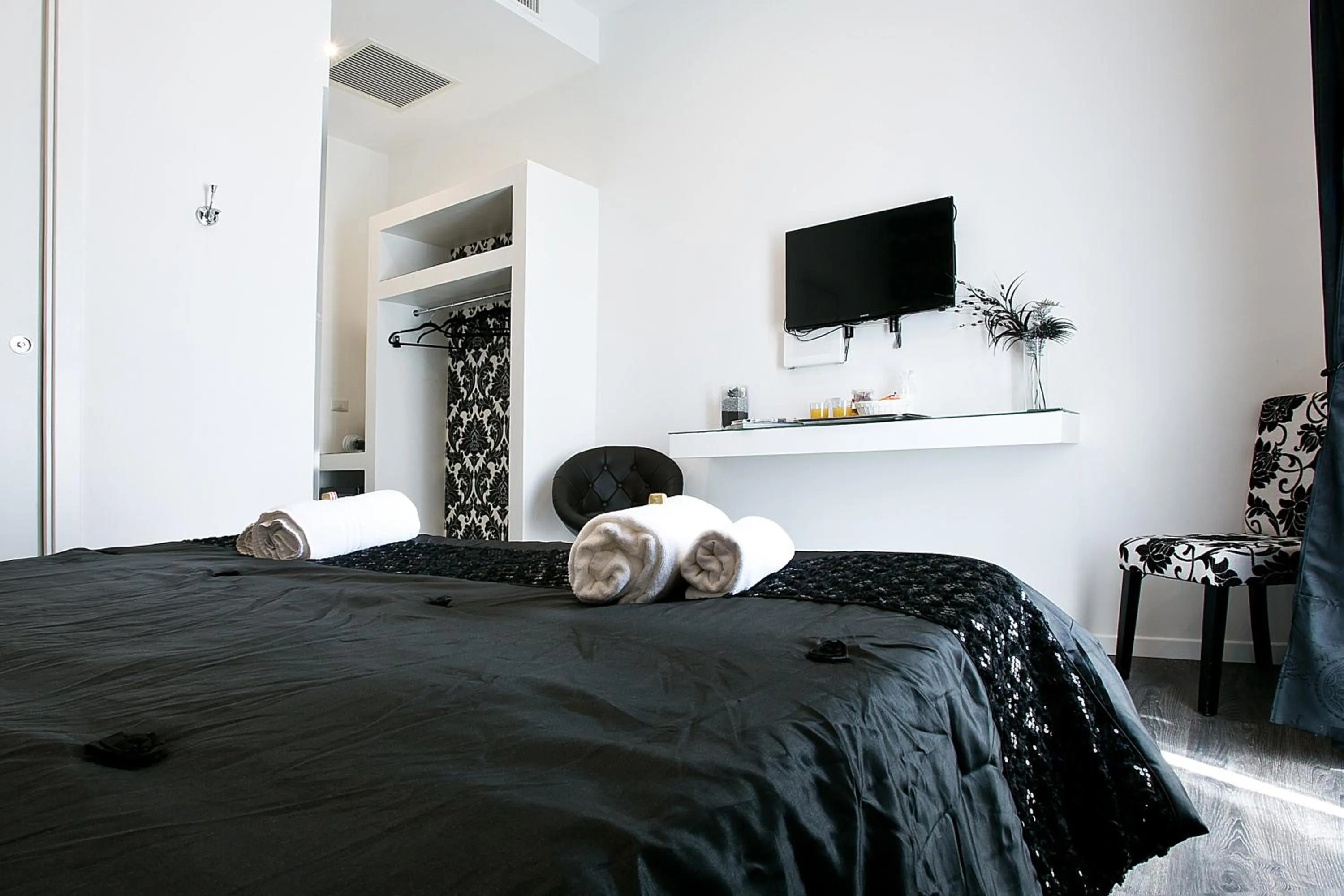 Bed in Rome Key Home