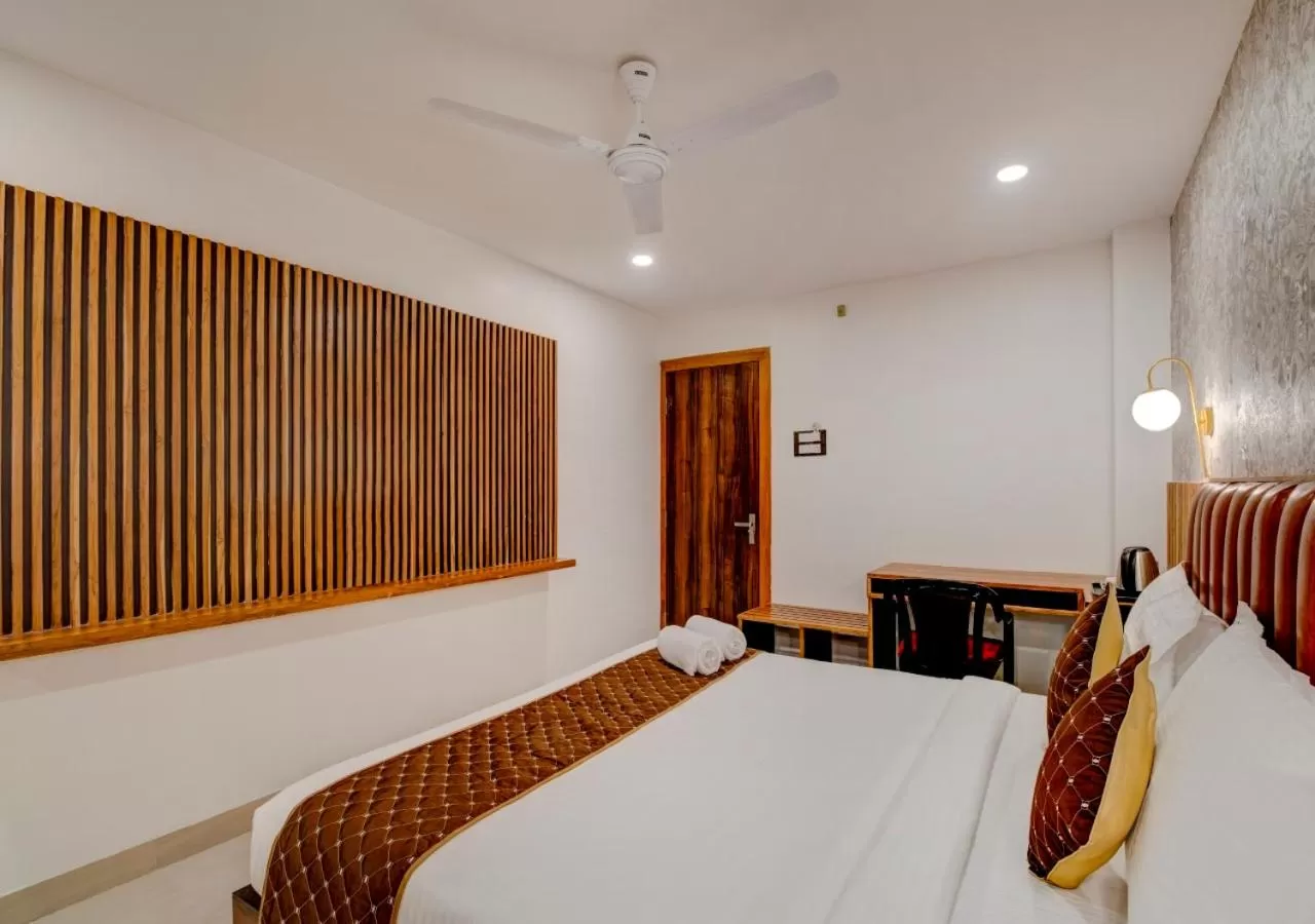 Photo of the whole room, Bed in Hotel Sai Rain Tree