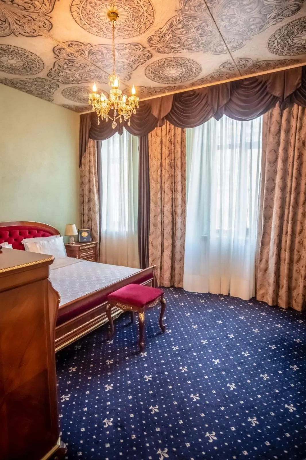 Bedroom, Bed in JMR Royal -Luxury Rooms & Private Sauna