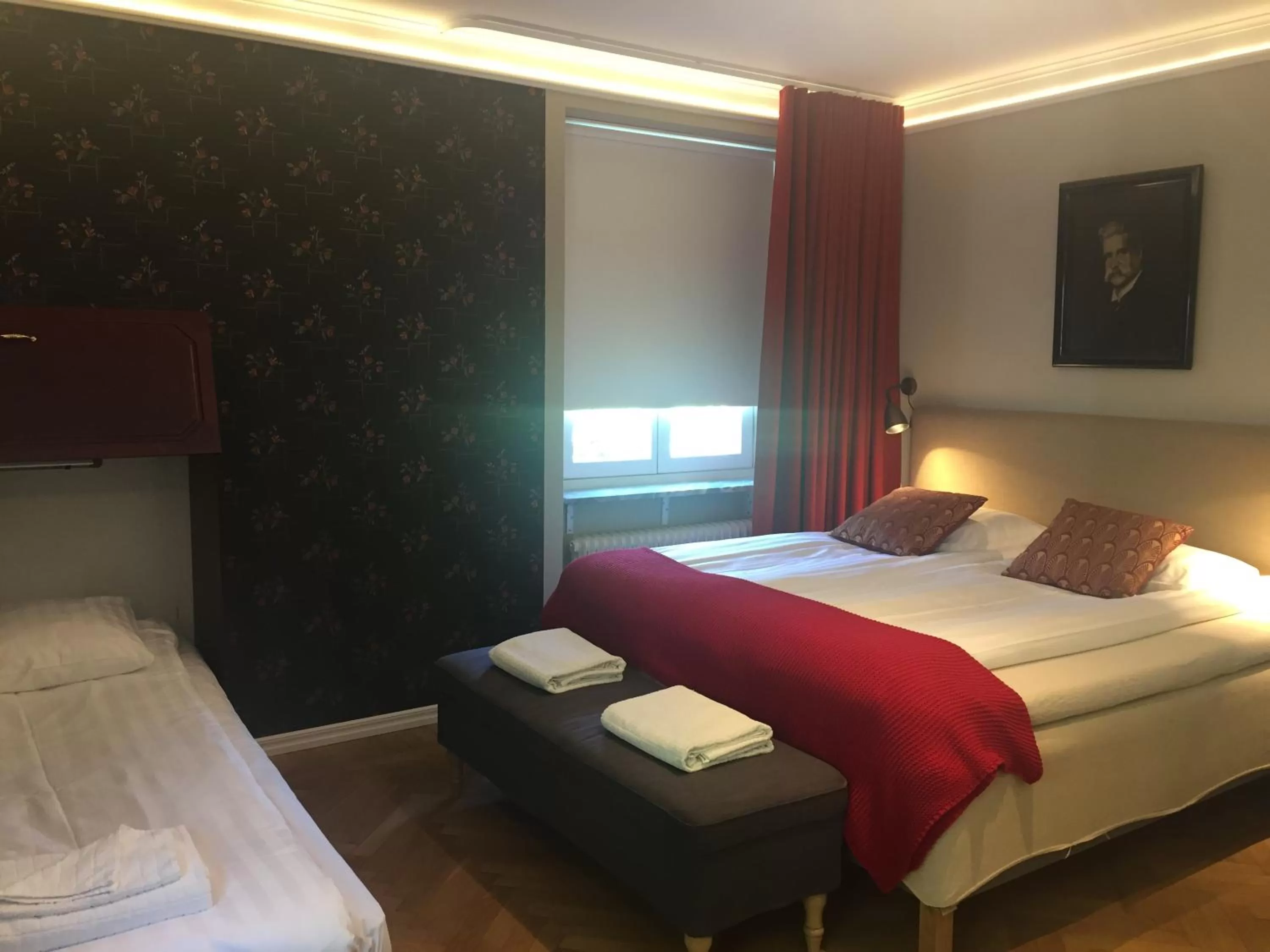Photo of the whole room, Bed in Södra Hotellet