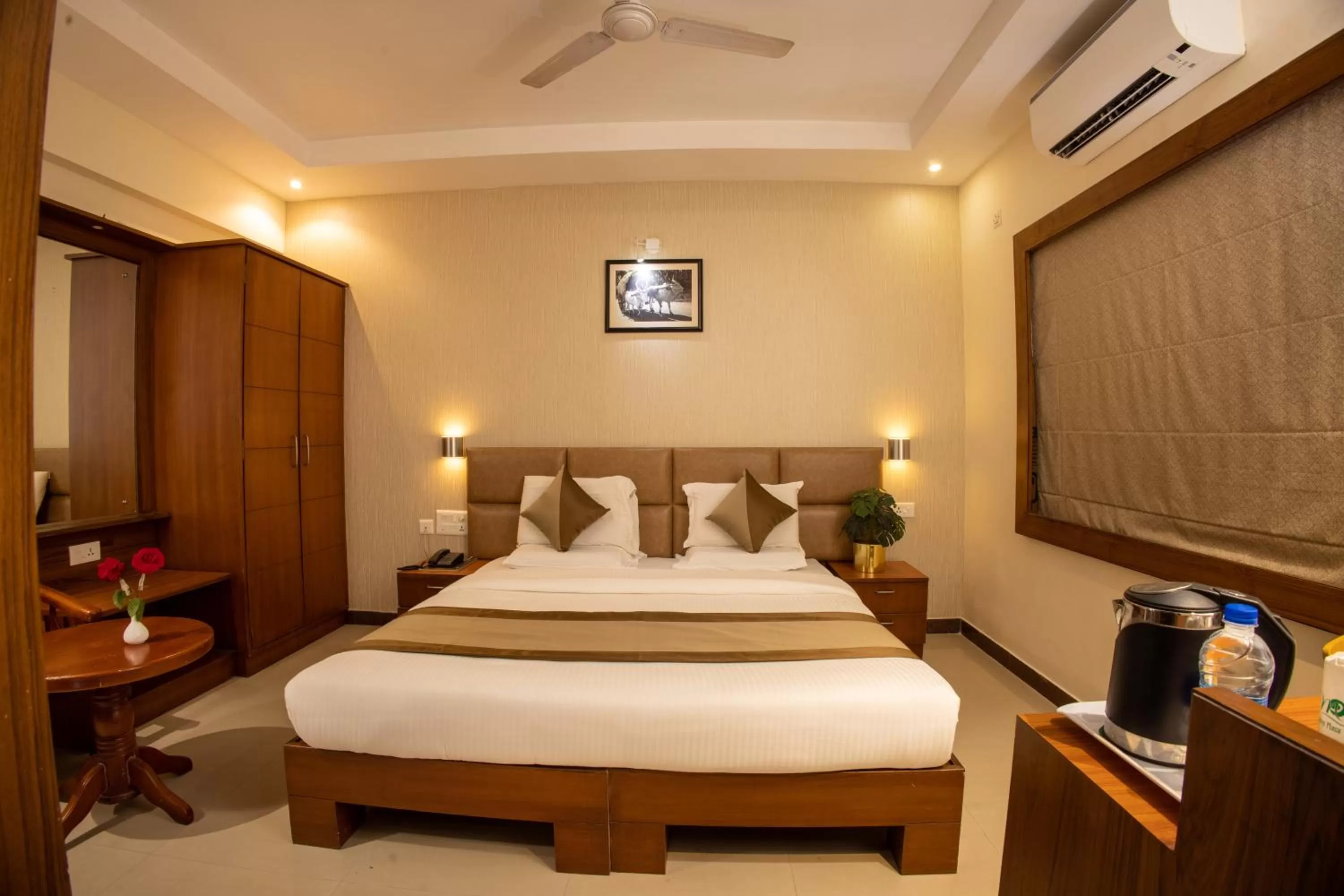 Bed in Metro Plaza Hotel by RAK Rooms, Mangaluru