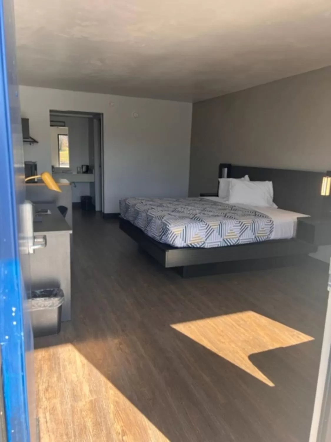 Photo of the whole room, Bed in Motel 6 Dublin, Ga