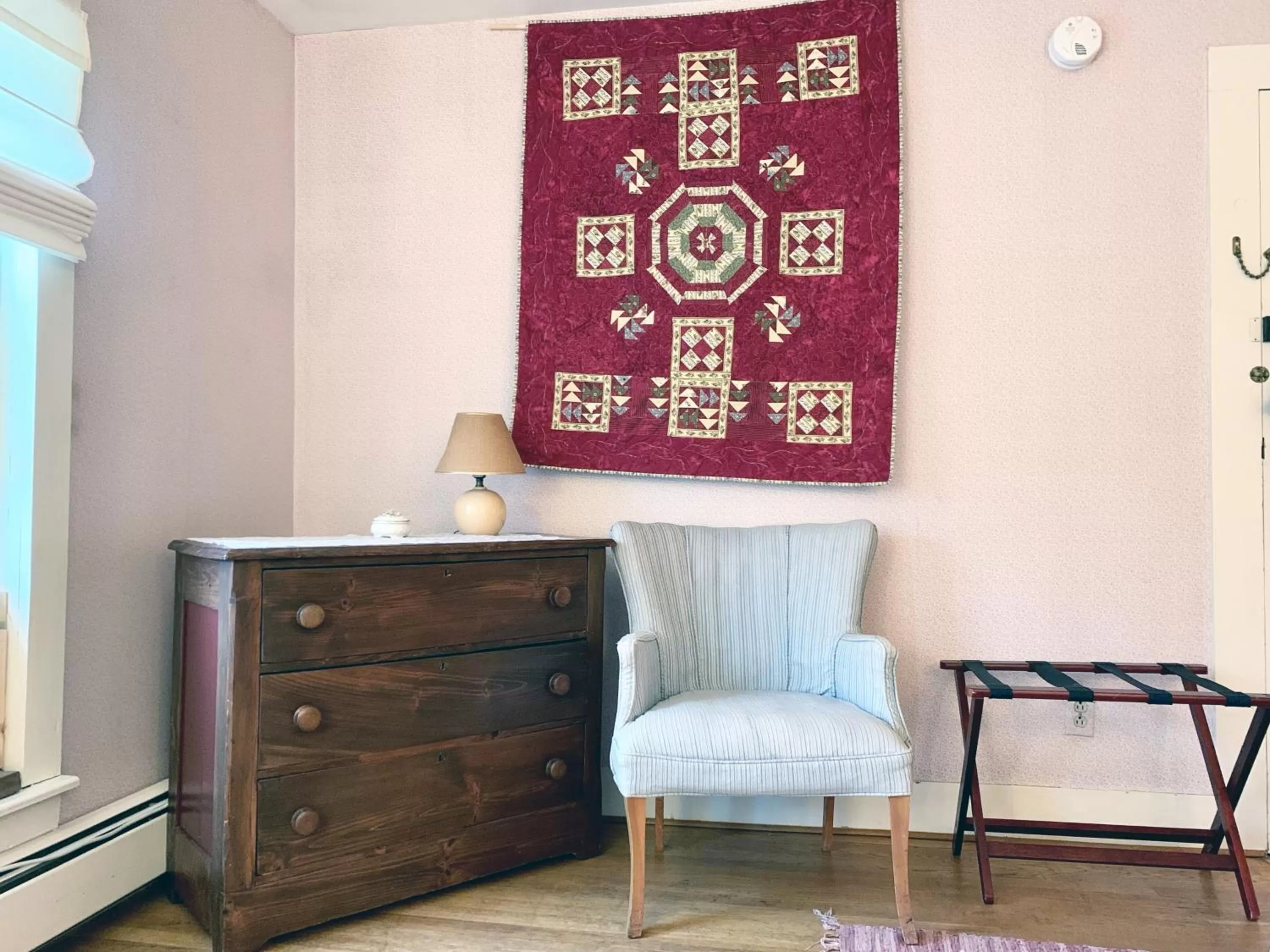 Bedroom, Seating Area in Franklyn Farm Inn