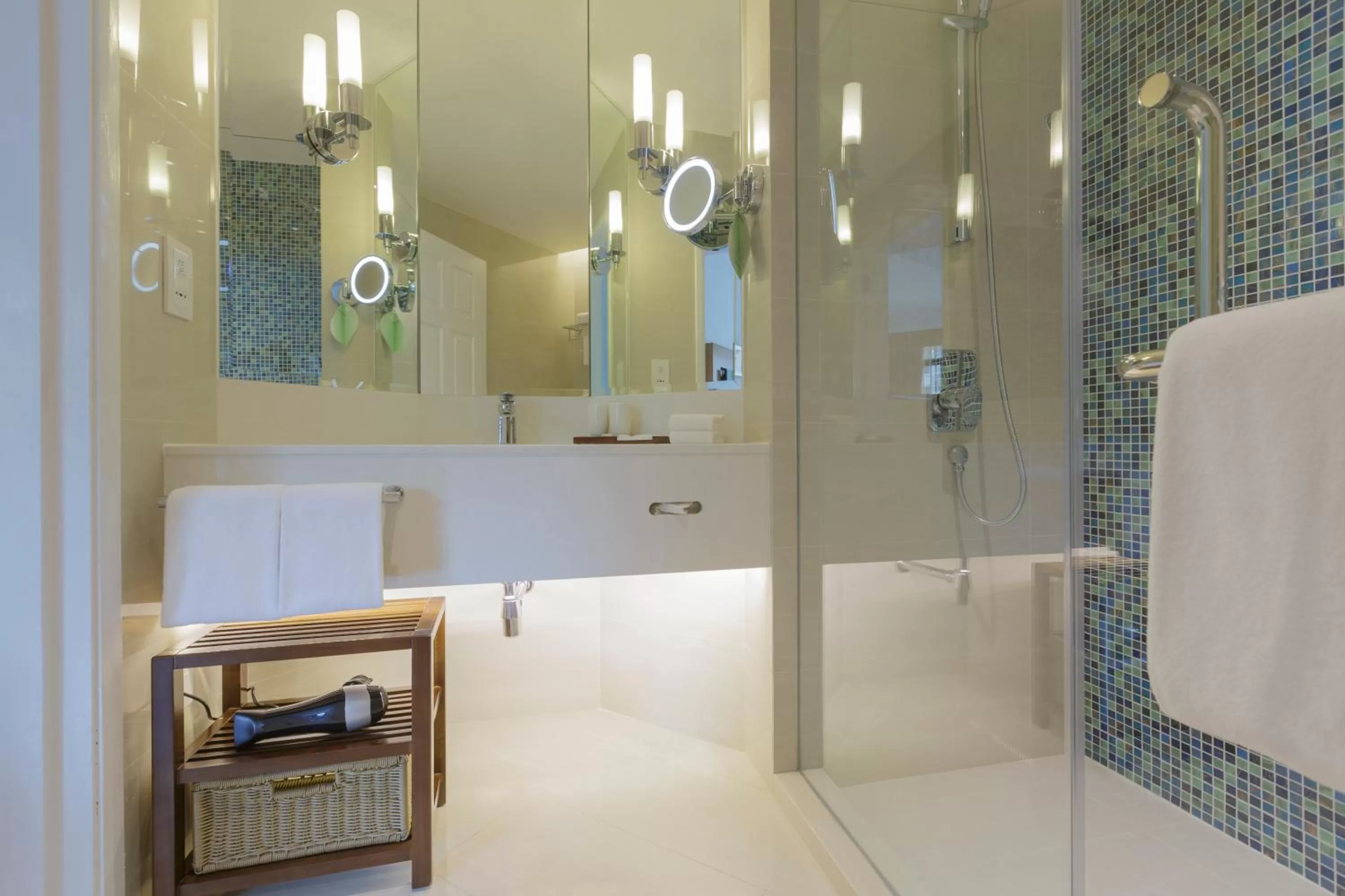 Shower in Paradox Singapore Merchant Court at Clarke Quay