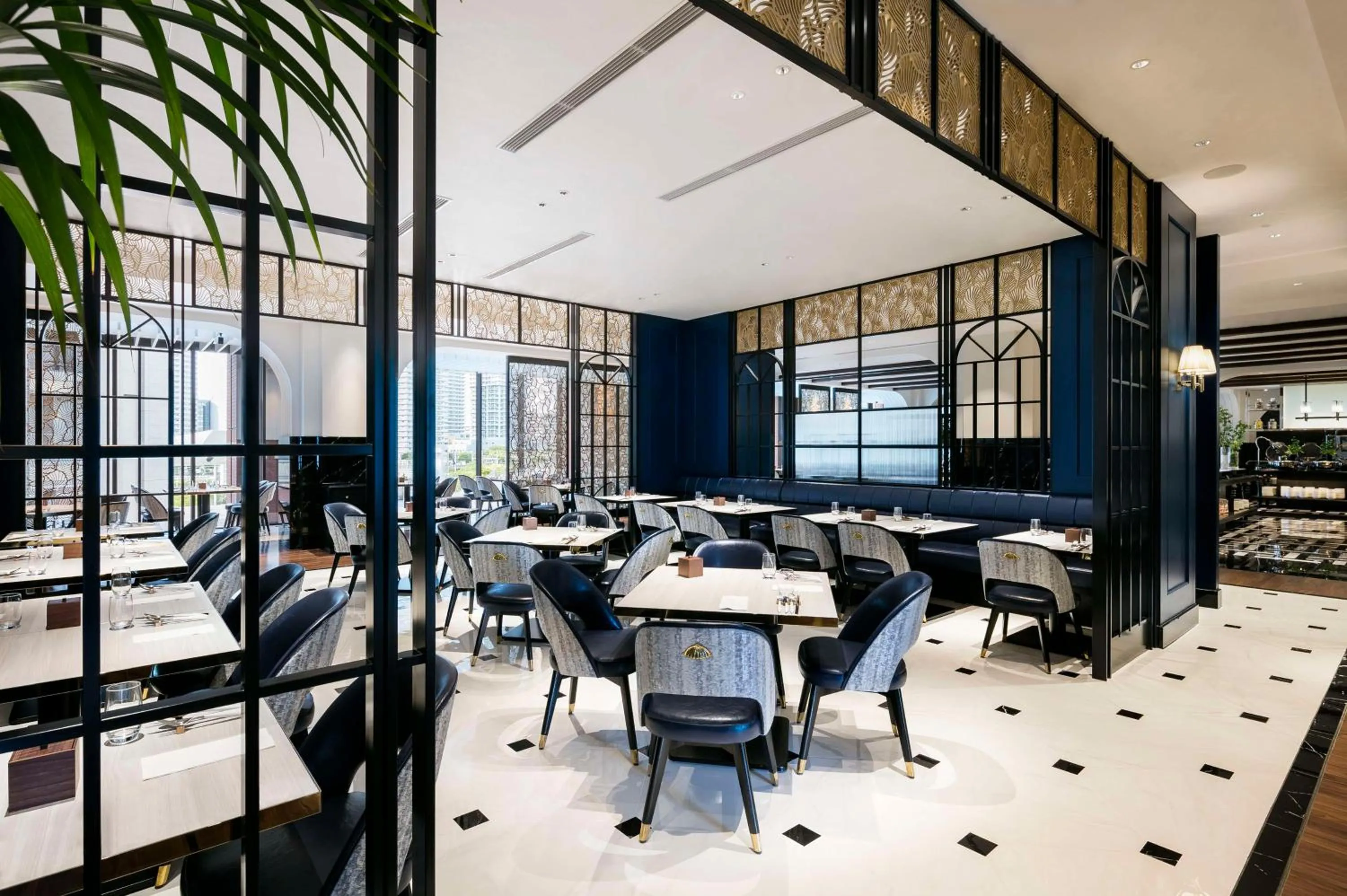 Lounge or bar in Hilton Yokohama