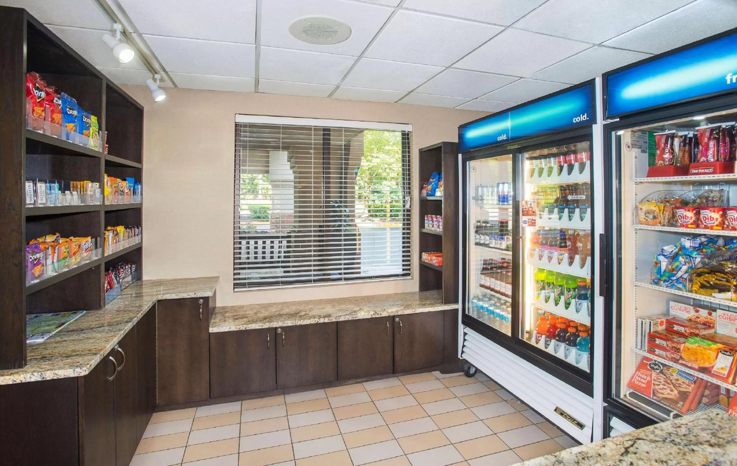 Breakfast in Hampton Inn & Suites Annapolis