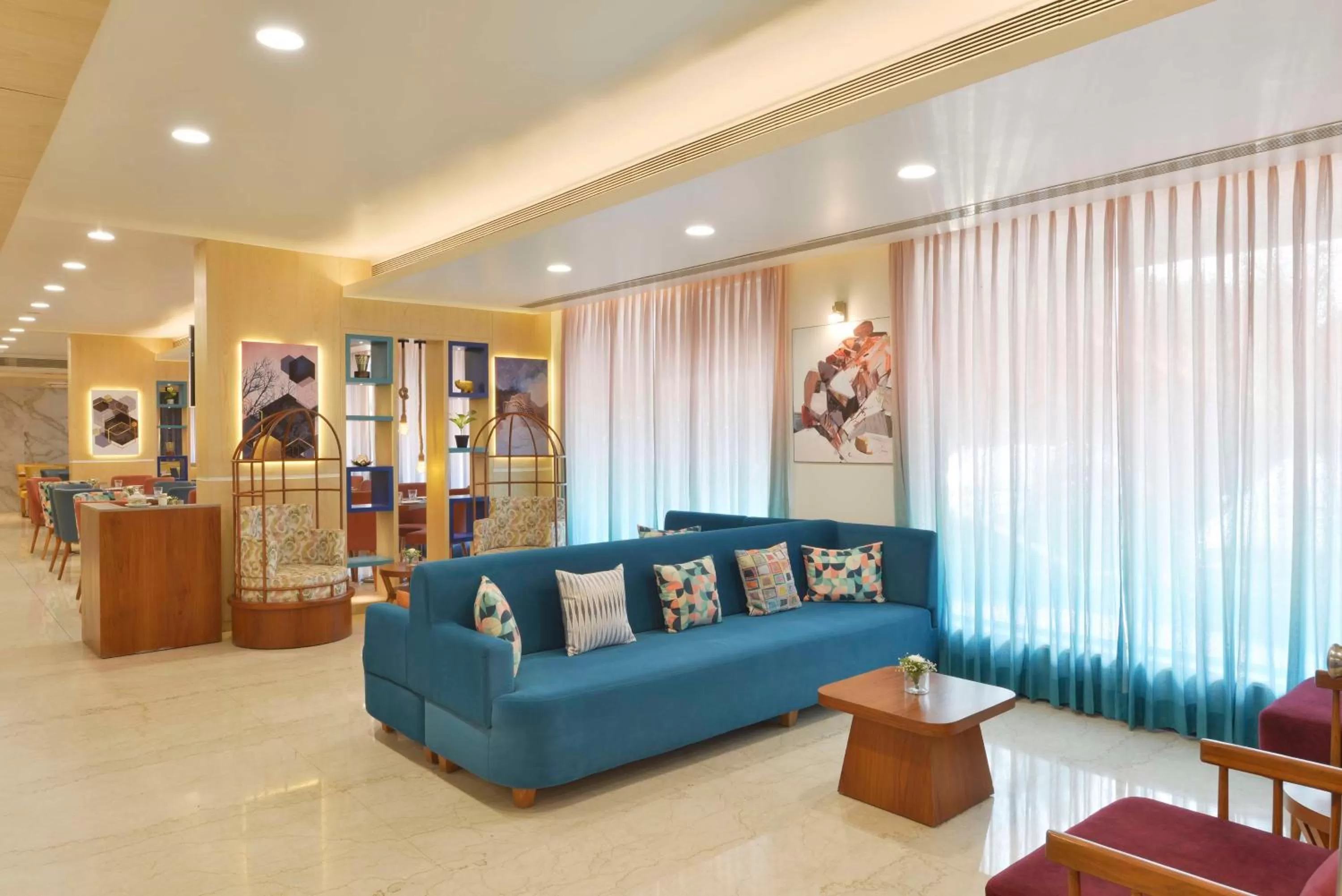 Lobby or reception in Hampton by Hilton Vadodara-Alkapuri