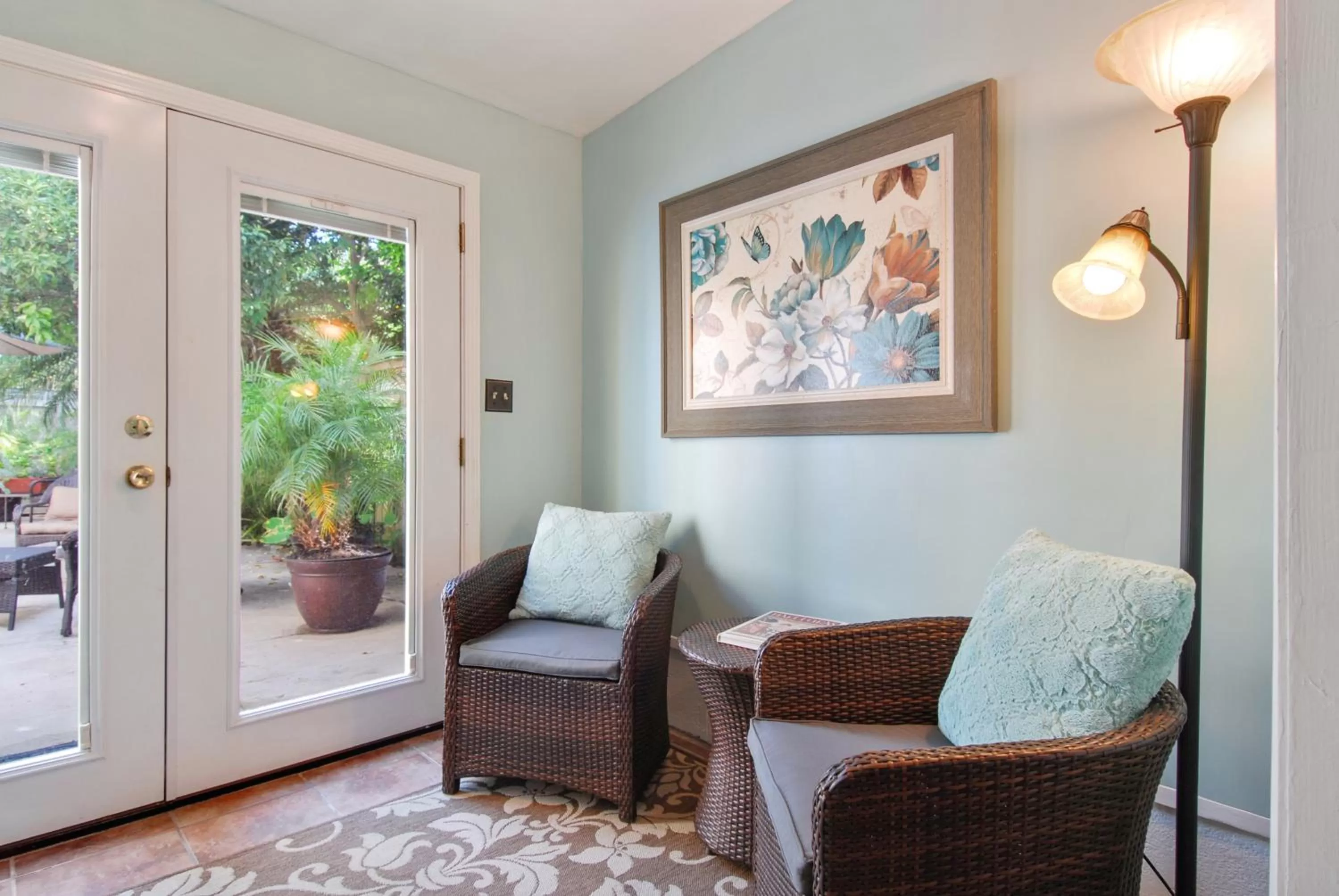 Inner courtyard view in Auld Sweet Olive Bed and Breakfast