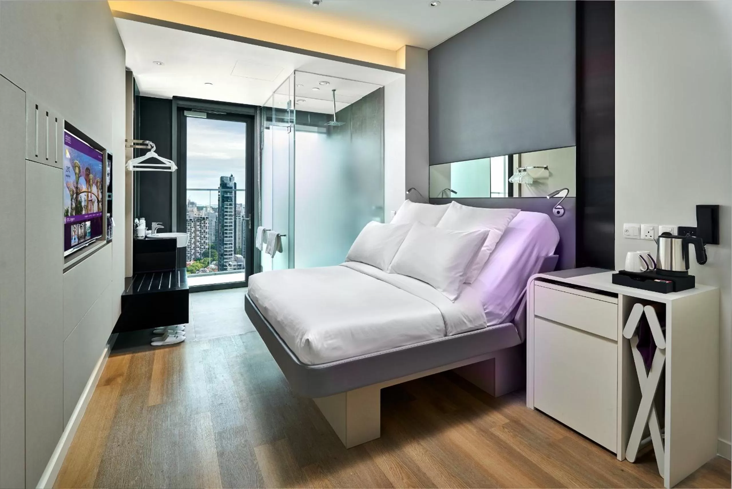 Bathroom, Bed in YOTEL Singapore Orchard Road