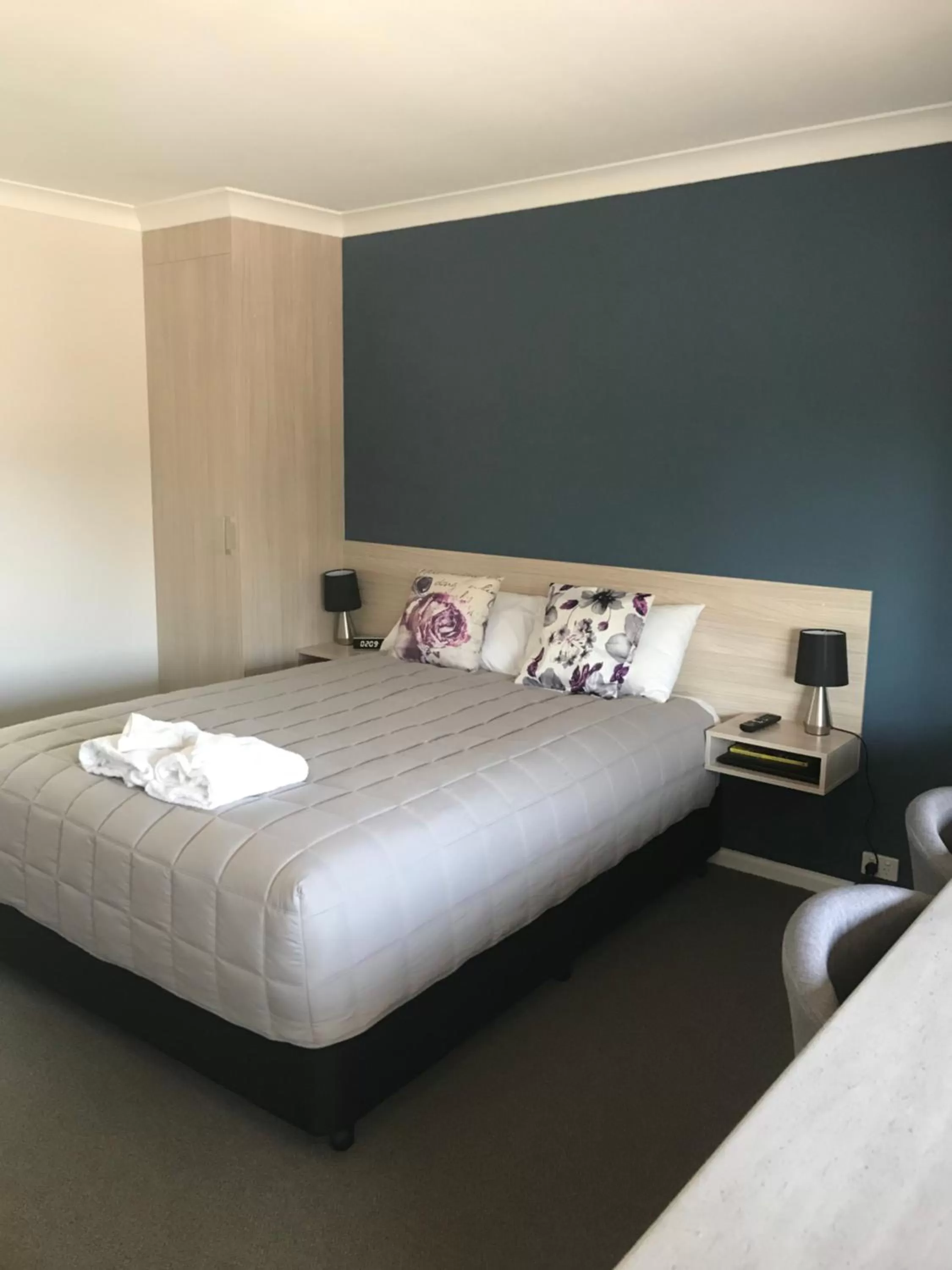 Bedroom, Bed in Kootingal Landview Motel