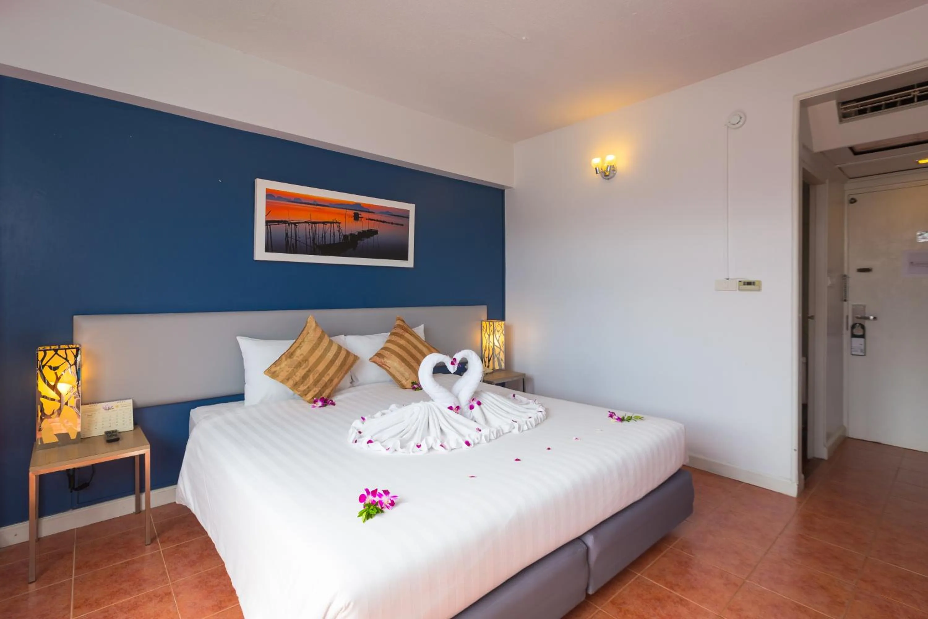 Bedroom, Bed in ON Hotel Phuket - SHA