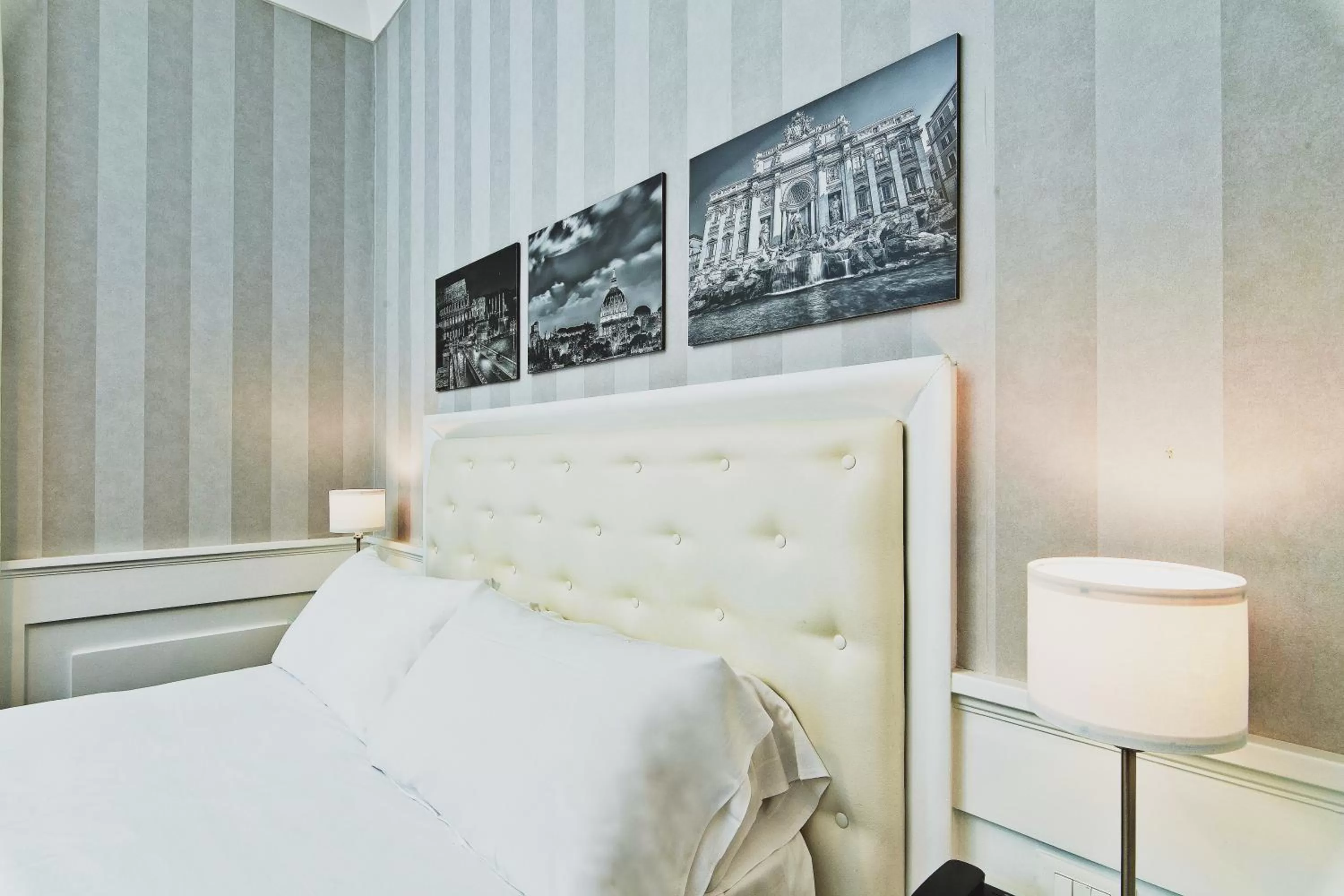 Photo of the whole room, Bed in Star Vatican Rooms