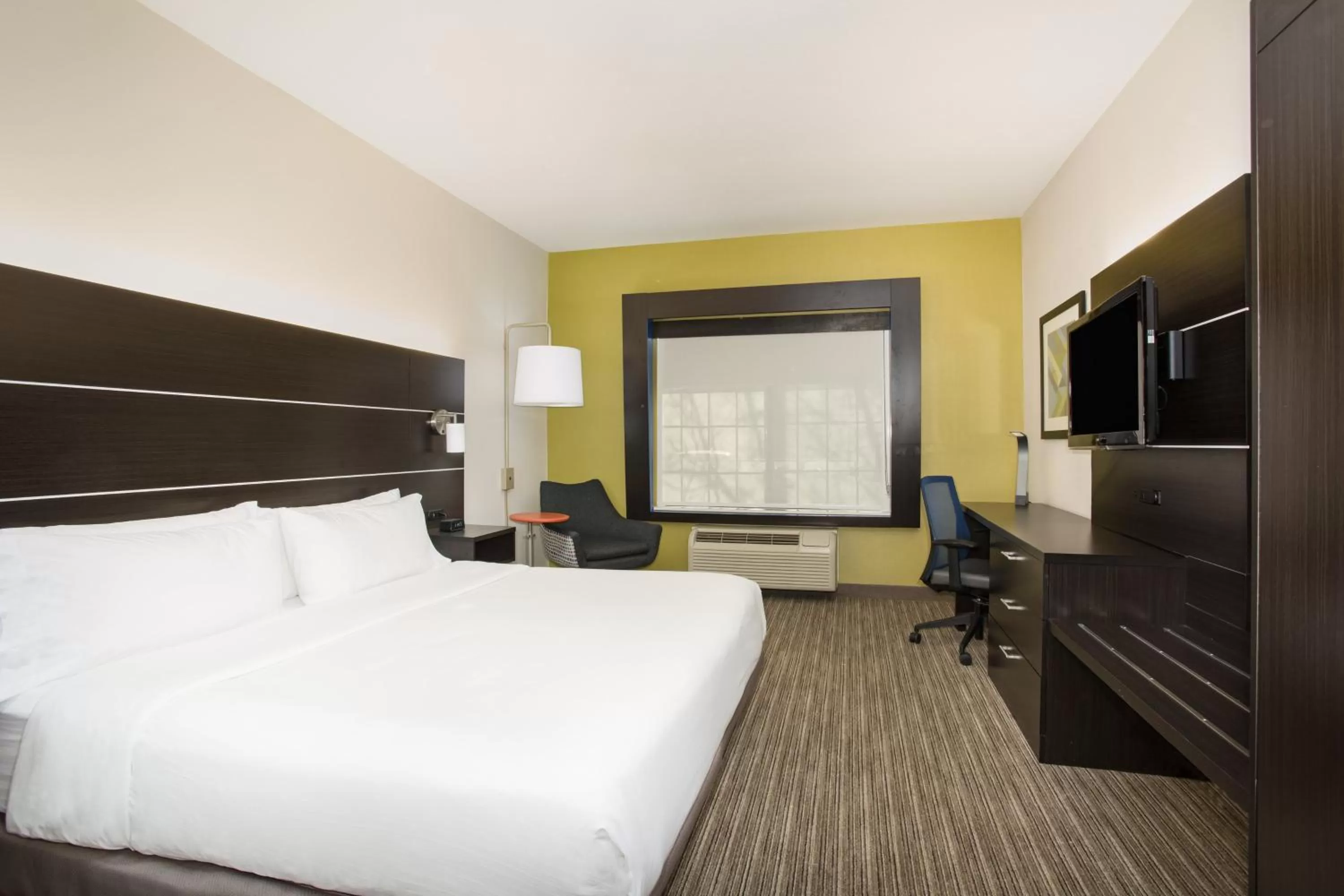 Photo of the whole room, Bed in Holiday Inn Express Hotel & Suites Fort Collins by IHG