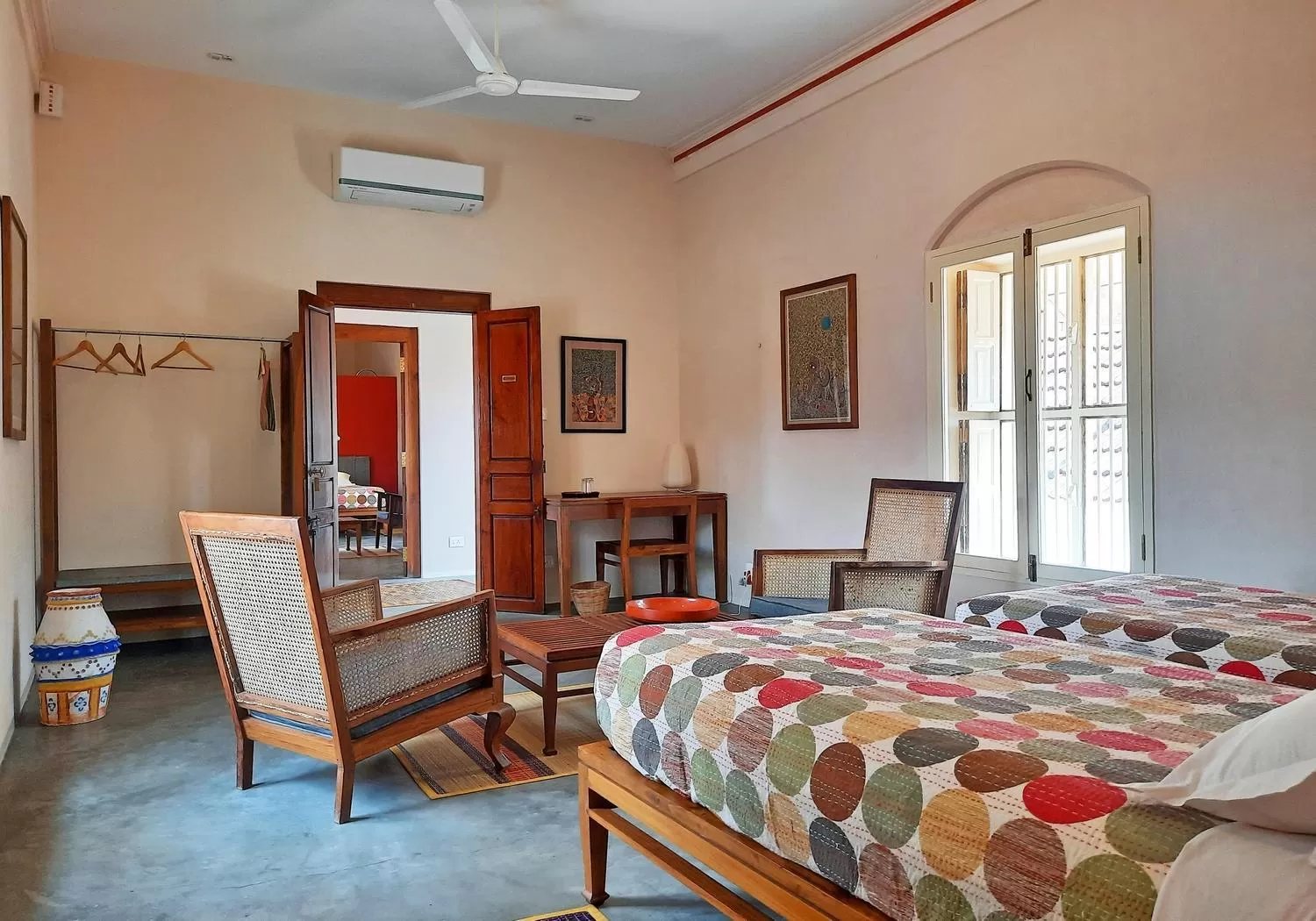 Photo of the whole room, Bed in Saratha Vilas Chettinad