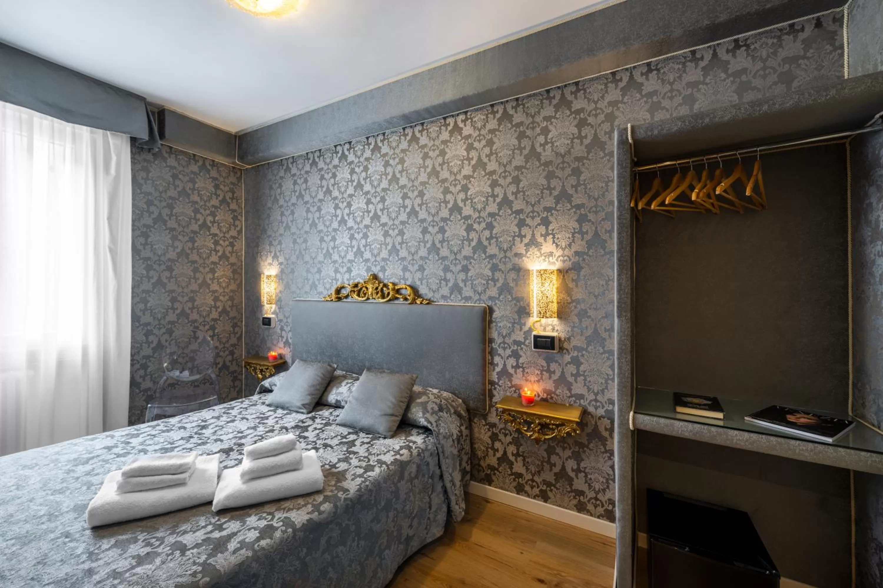 Bedroom, Bed in Hotel Apostoli Garden