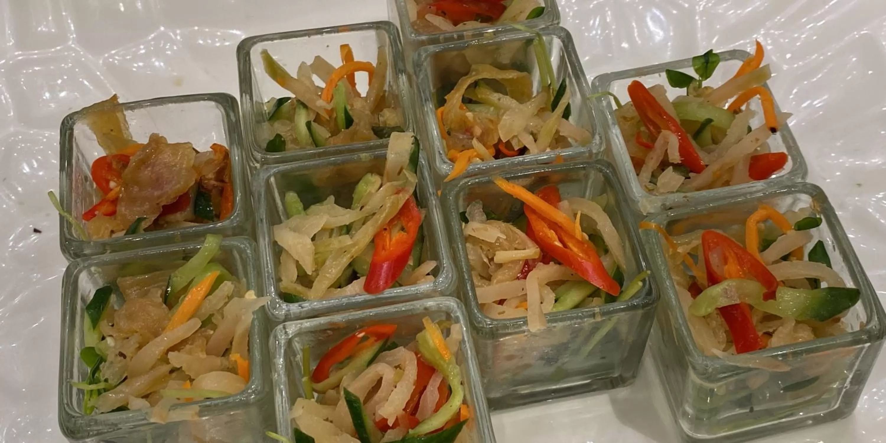 Restaurant/places to eat in Monarch Plaza Hotel