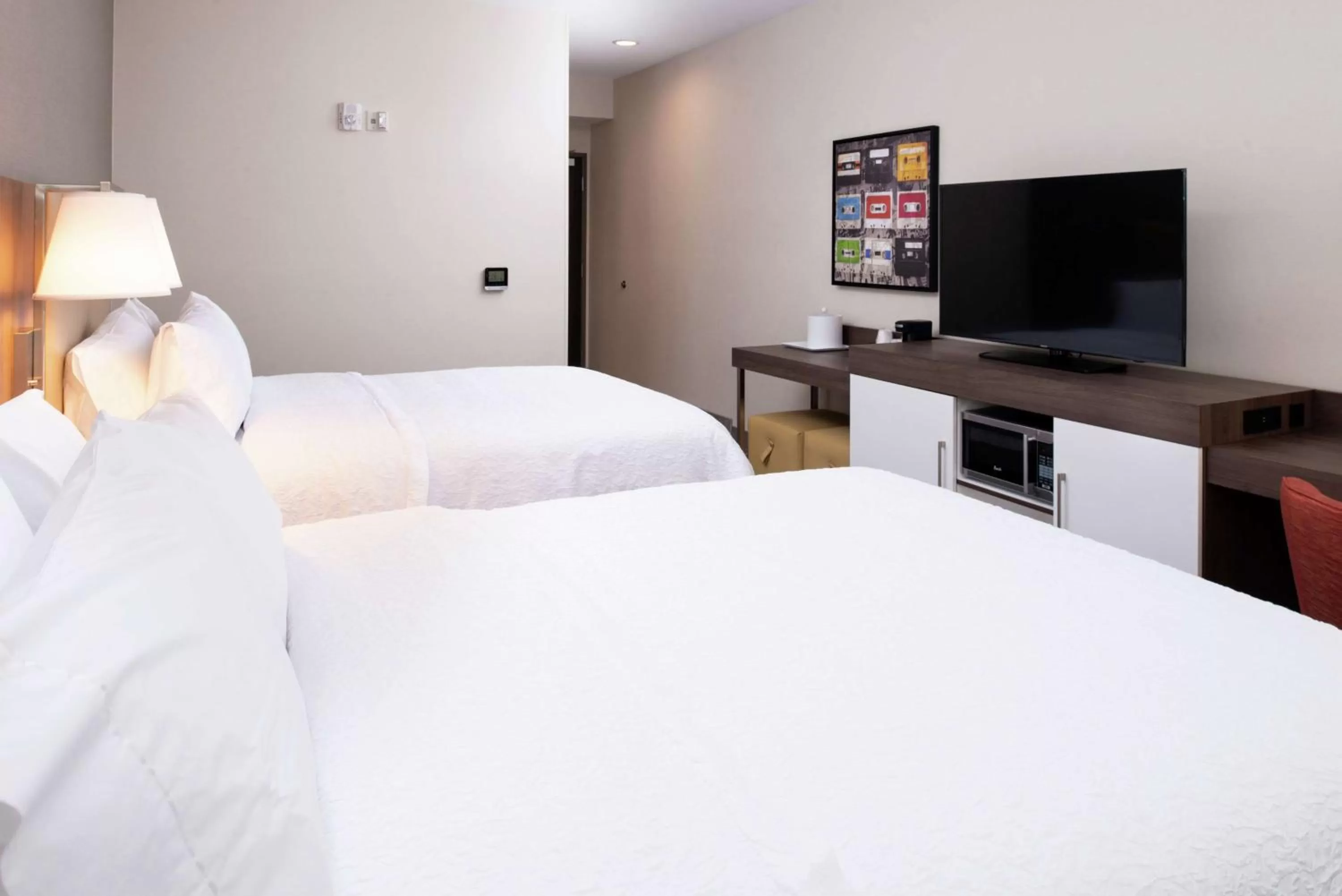 Bed in Hampton Inn & Suites Buena Park