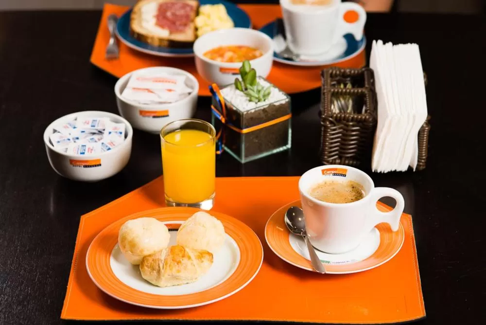 Food and drinks in Hotel Campo Largo Express