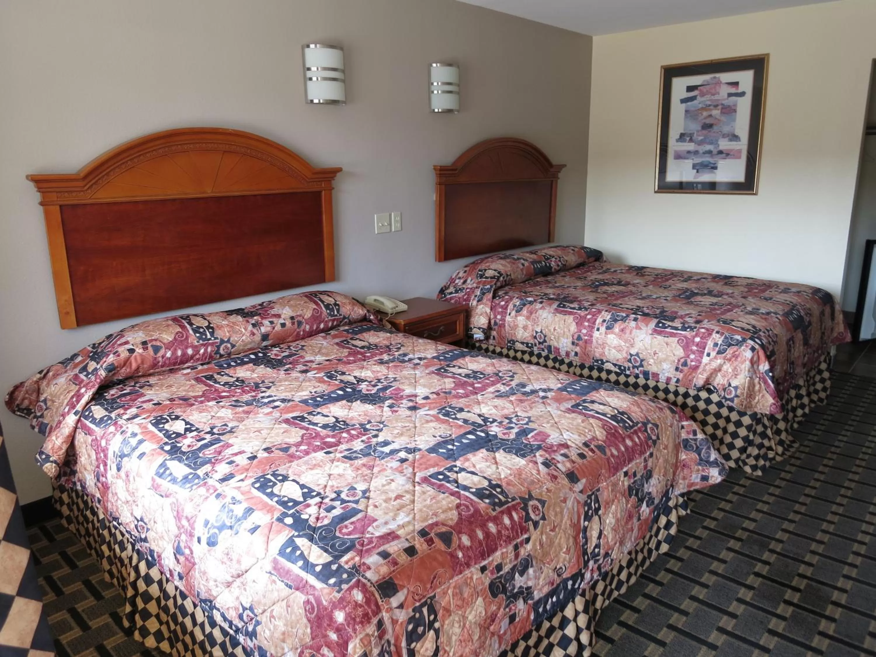 Photo of the whole room, Bed in The inn at Mexia