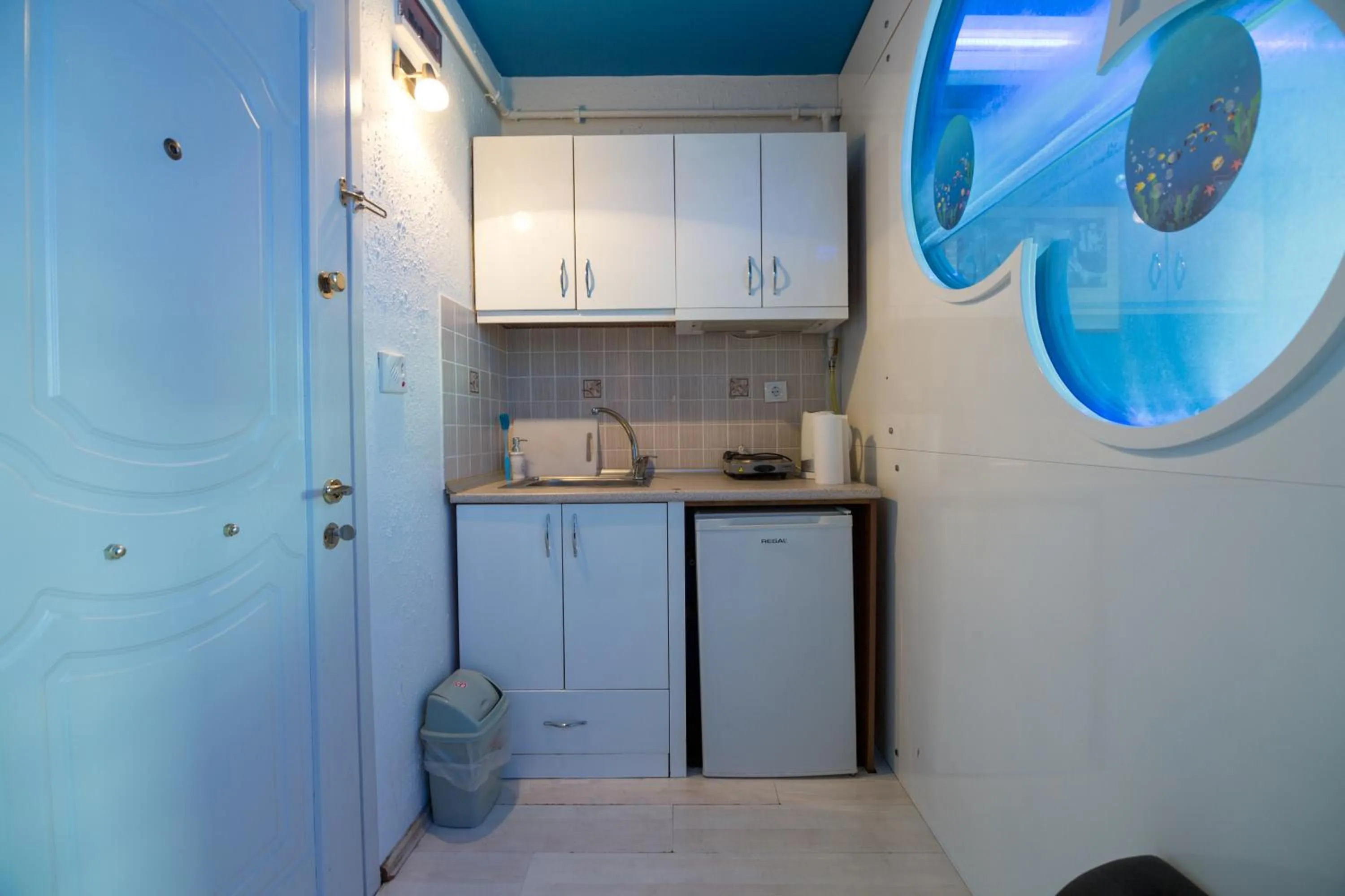 Kitchen or kitchenette in Element Suites