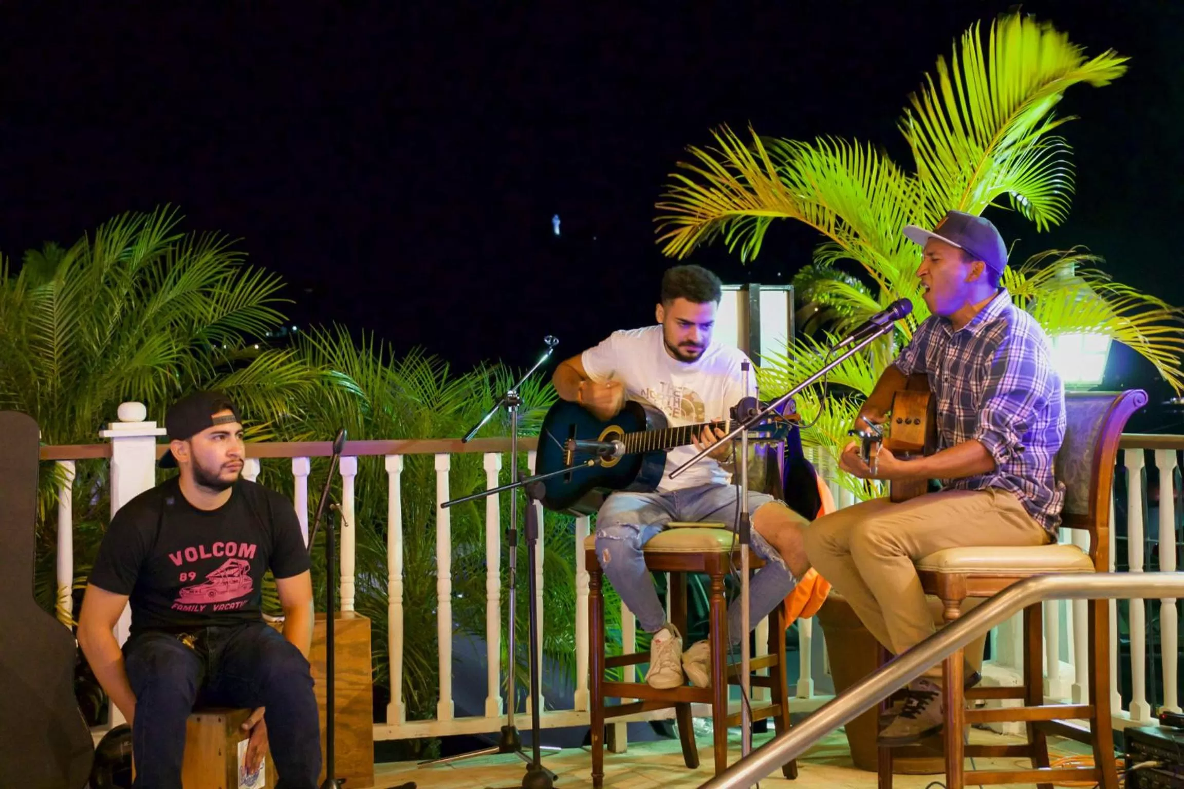 People in Hotel Victoriano