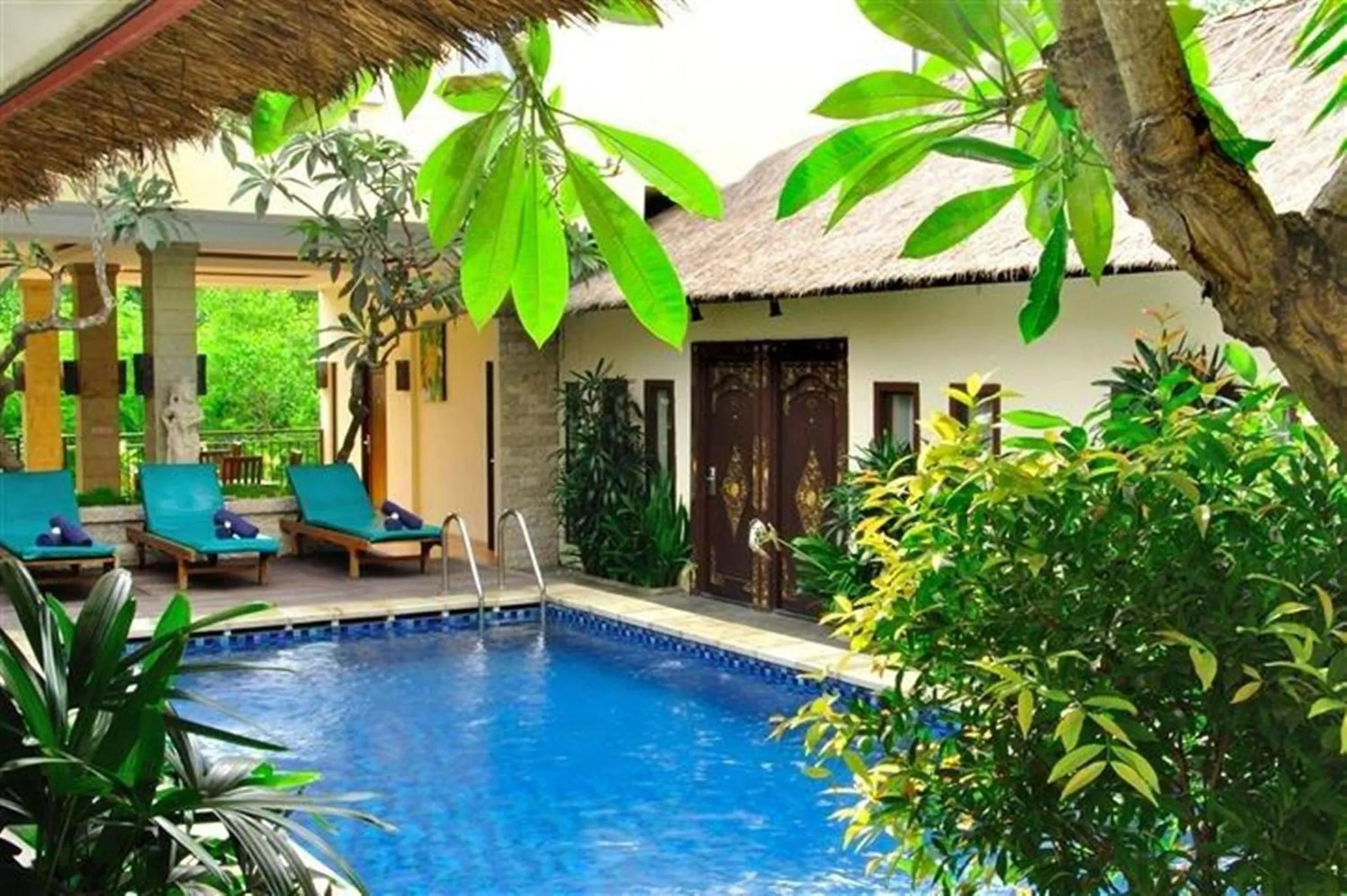 Swimming pool in Coco De Heaven House
