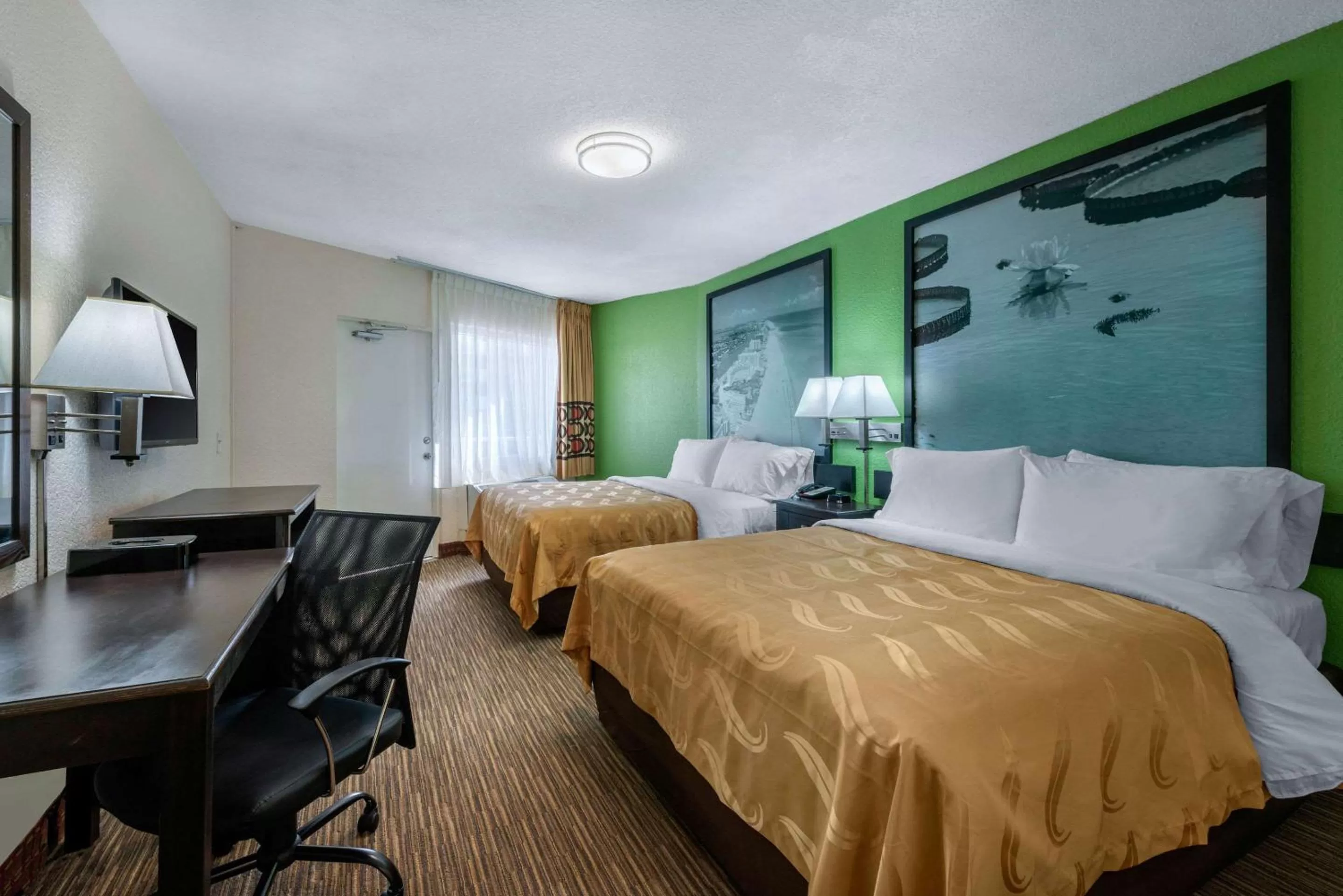 Photo of the whole room, Bed in Quality Inn Daytona Beach Oceanfront