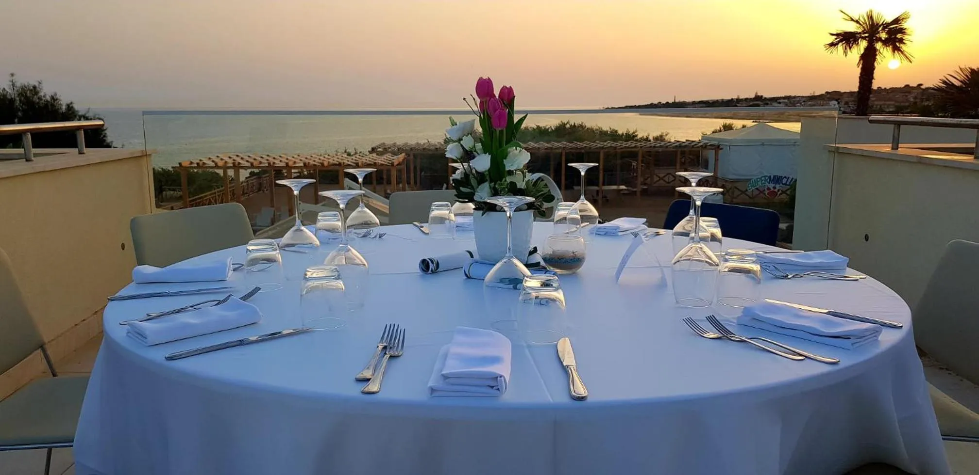 Restaurant/places to eat in Modica Beach Resort