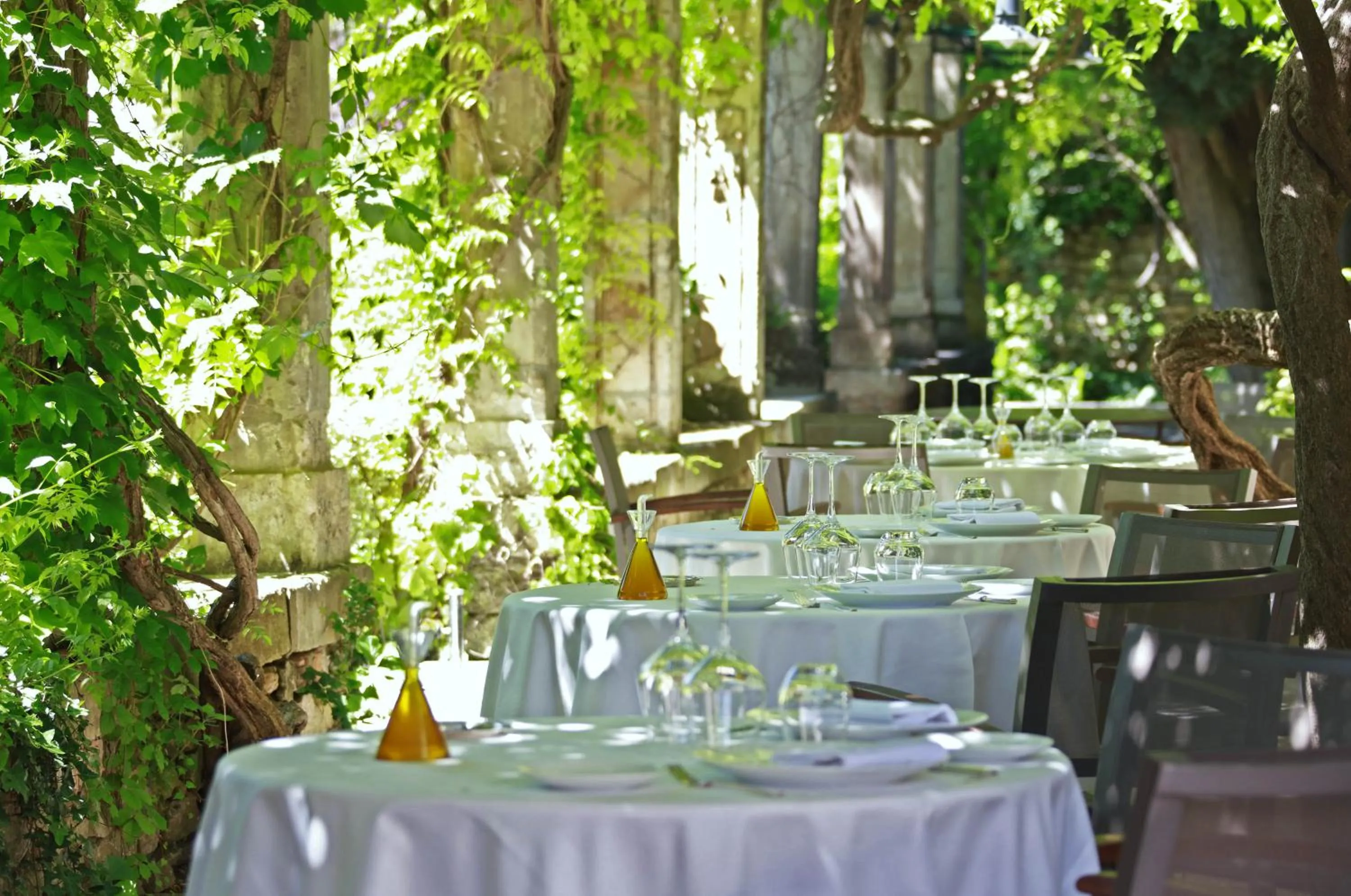 Restaurant/places to eat in Le Prieure