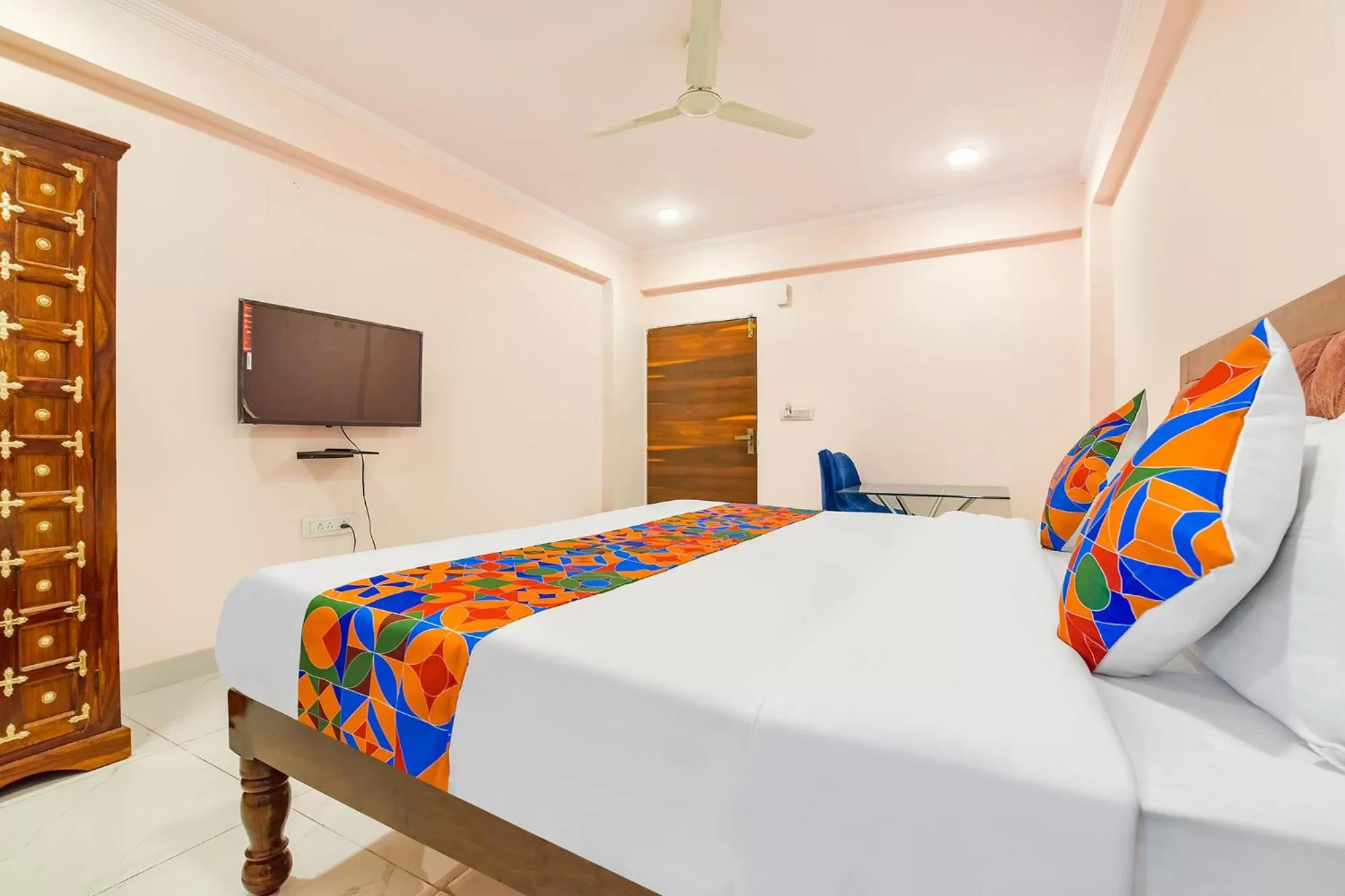 Bed in FabHotel JBS Heritage