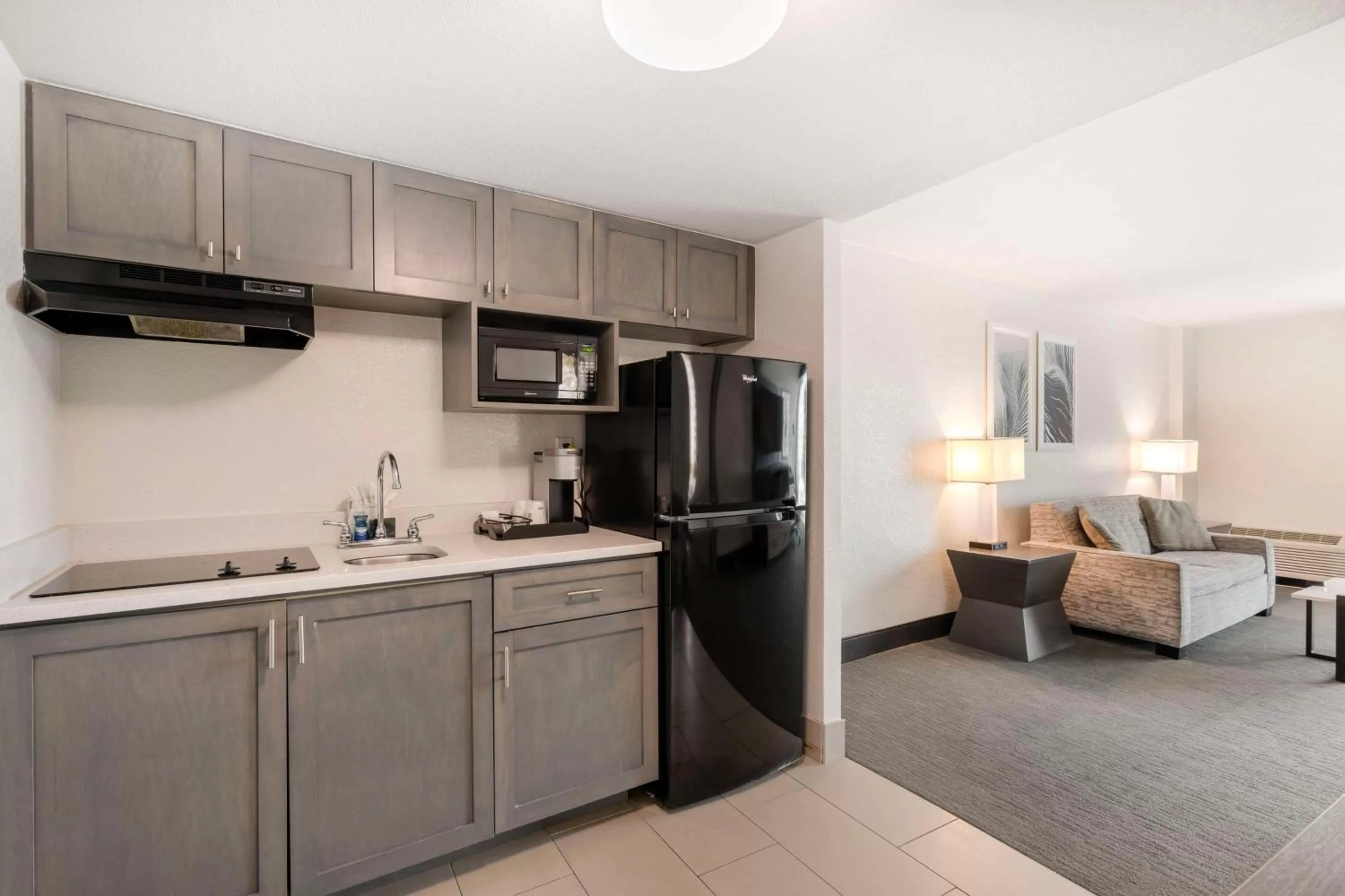 Bedroom in Best Western Plus Daytona Inn Seabreeze