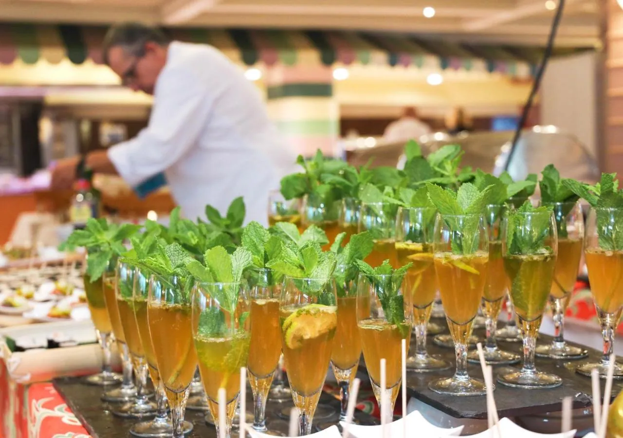 Food and drinks in KAKTUS Hotel Volga